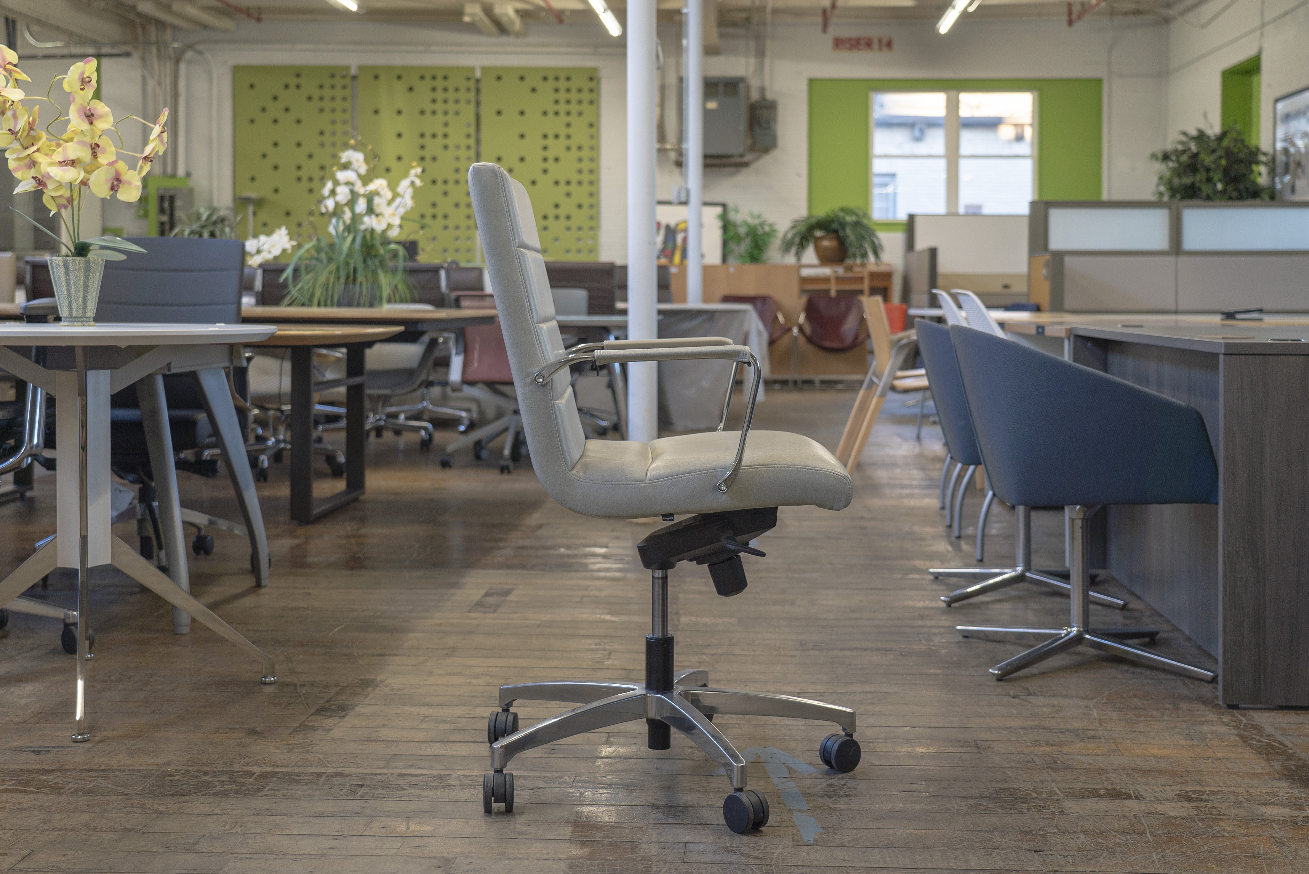 rouillard-classic-leather-conference-chairs