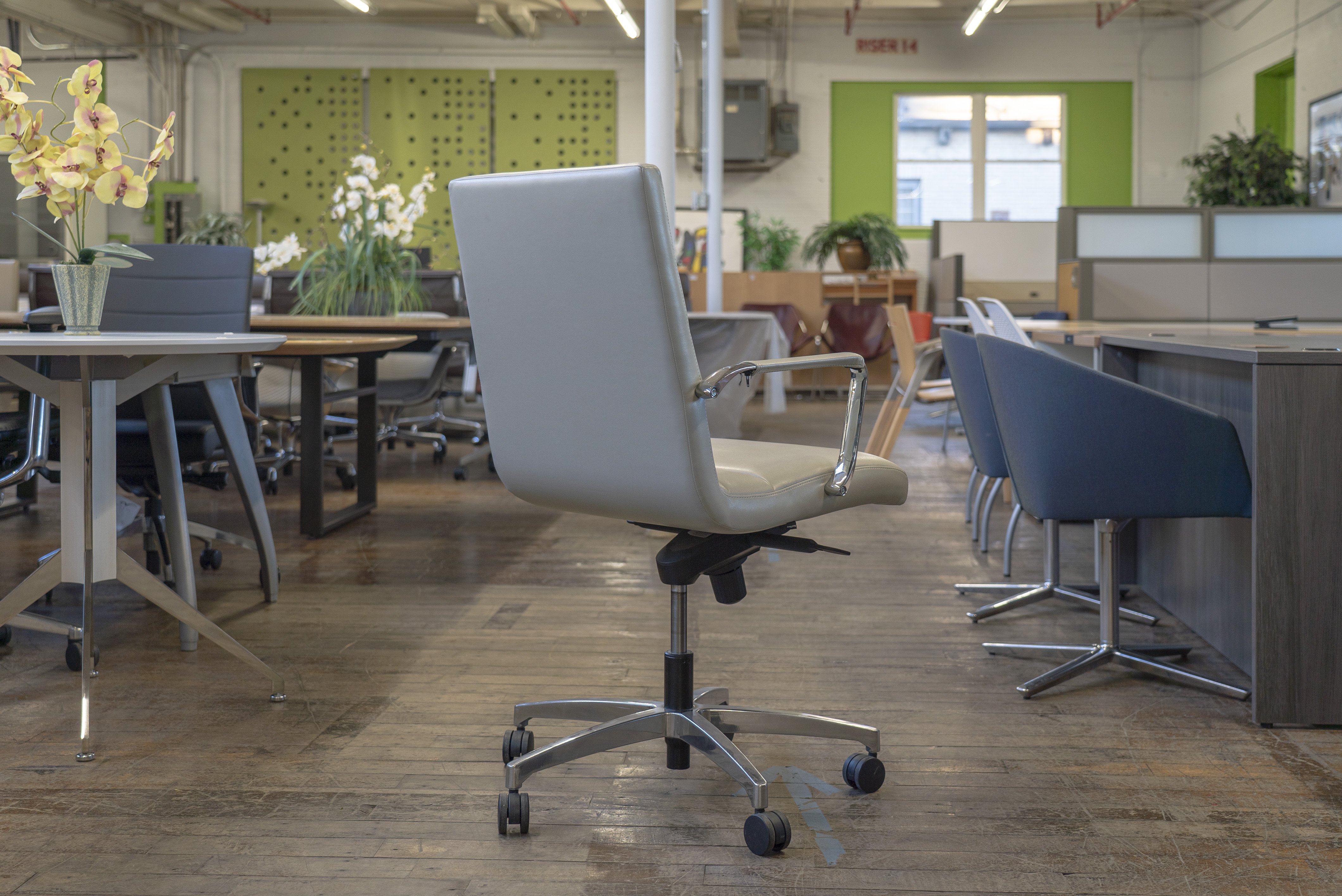 rouillard-classic-leather-conference-chairs
