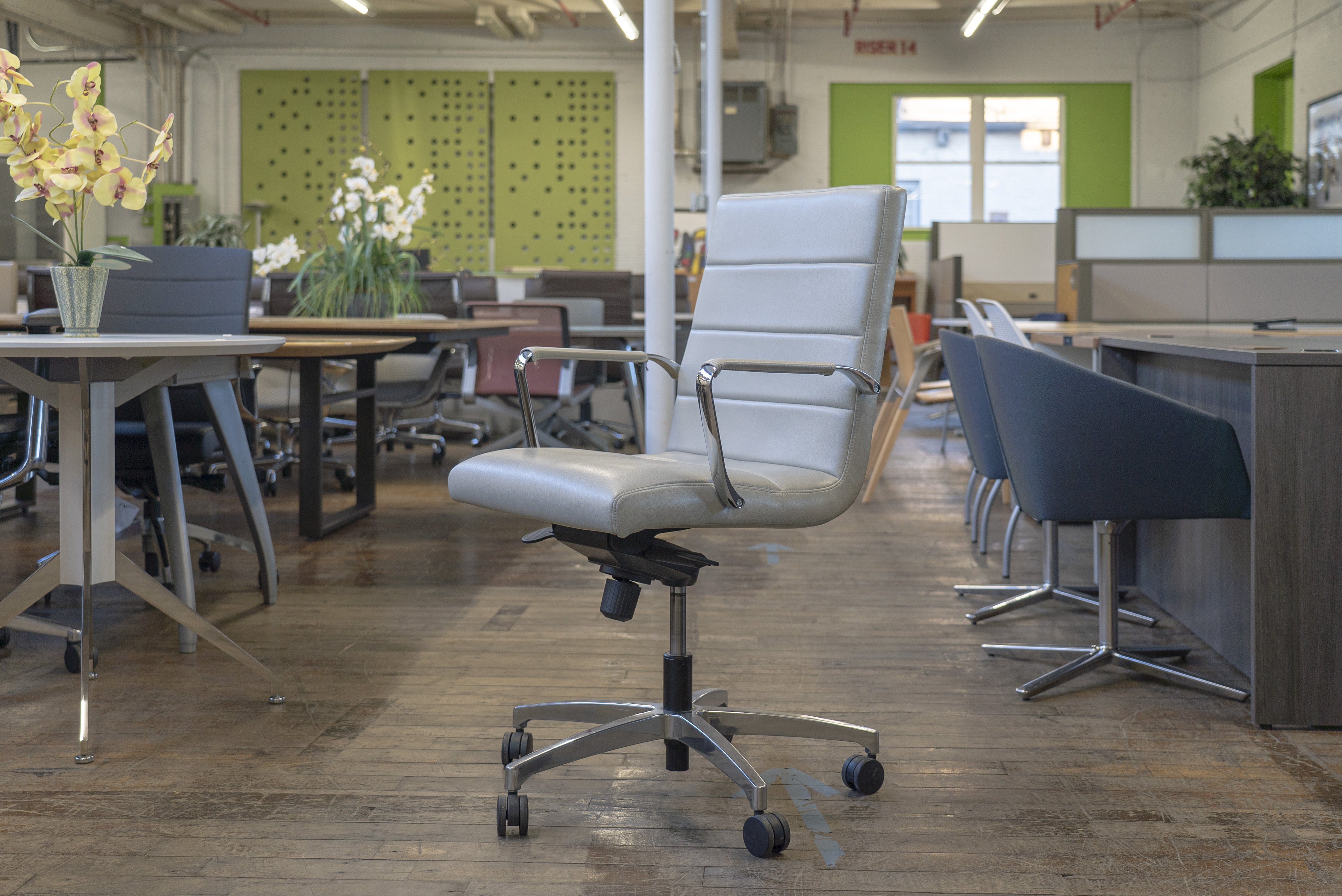 rouillard-classic-leather-conference-chairs