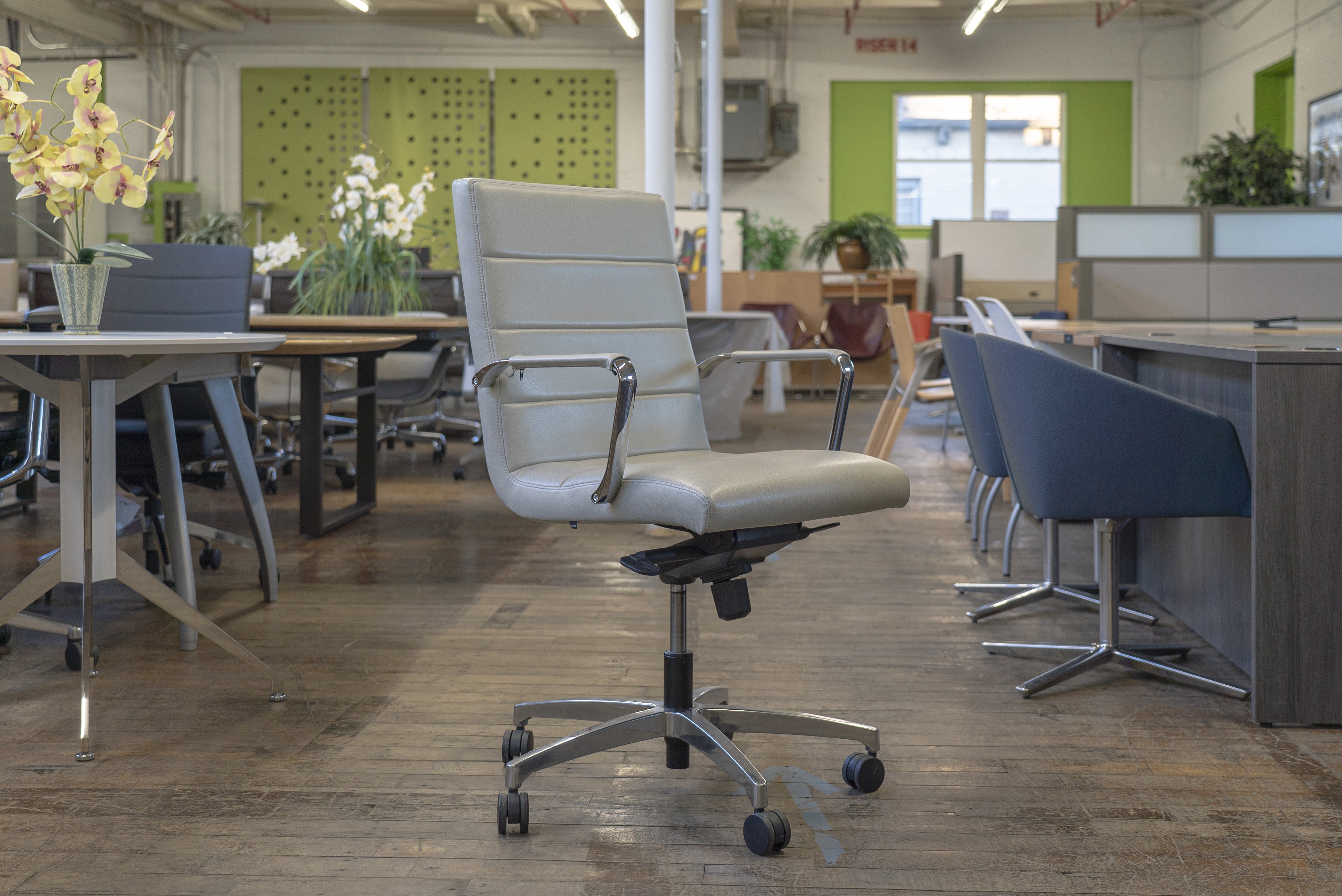 rouillard-classic-leather-conference-chairs