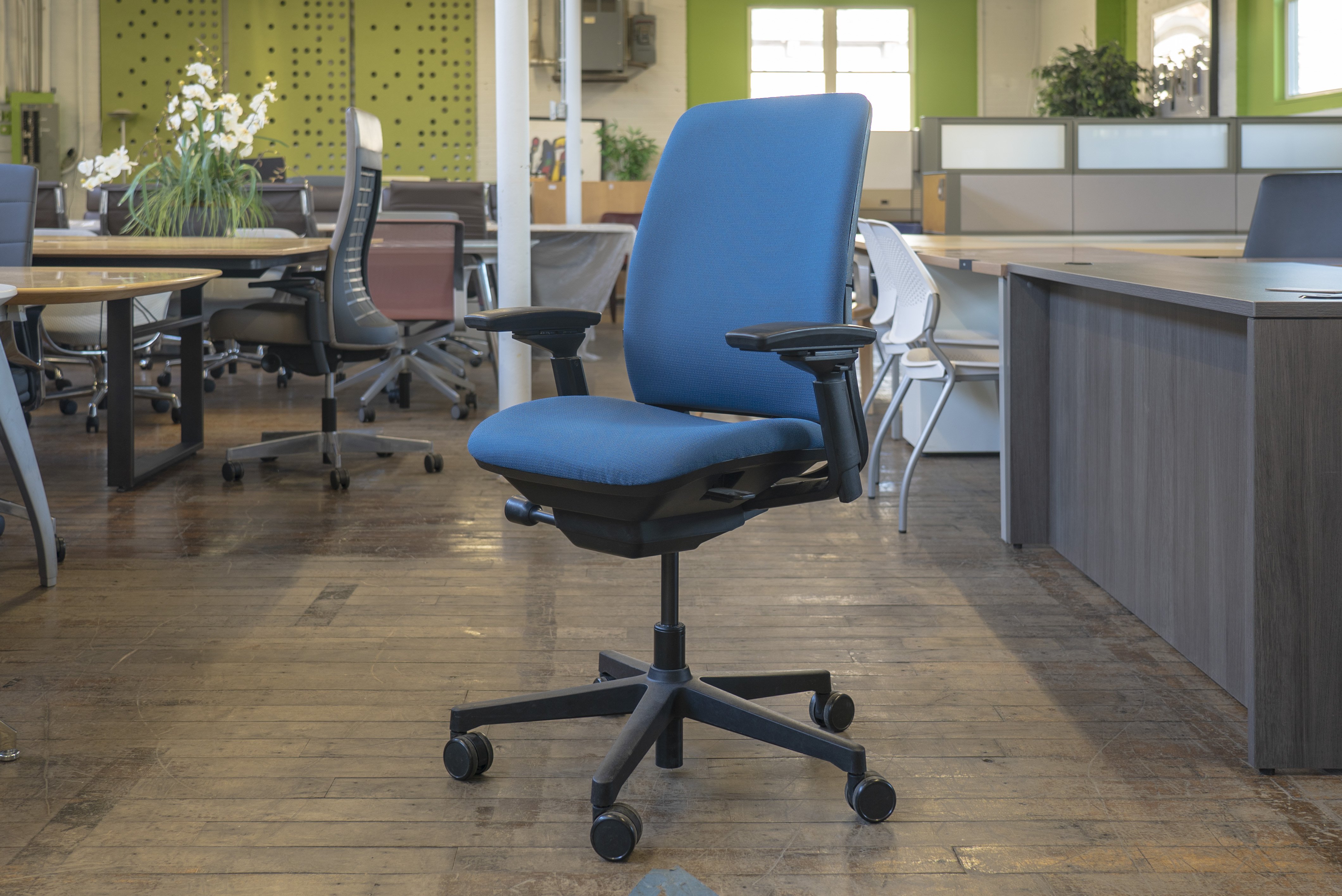 steelcase-amia-task-chairs