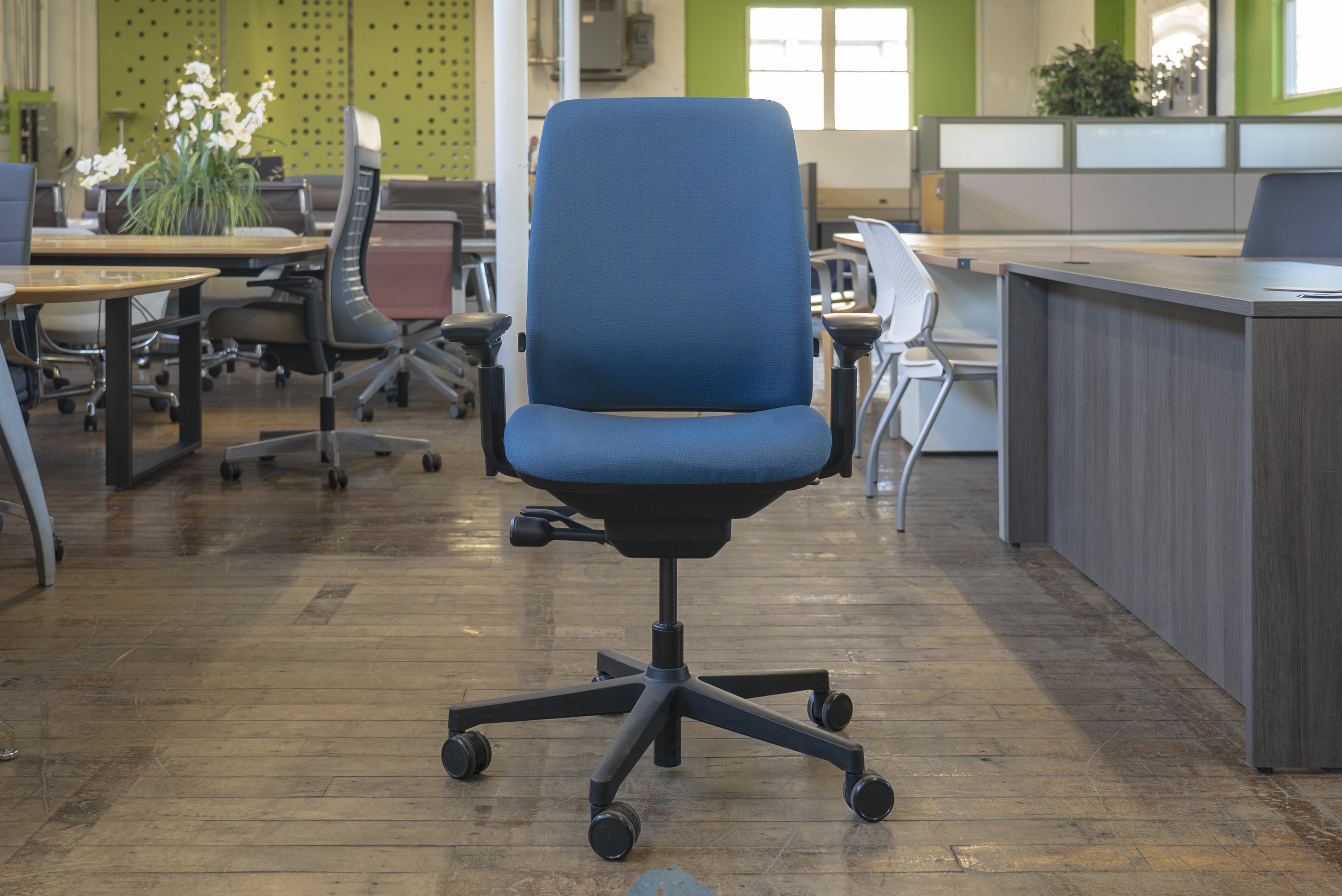 steelcase-amia-task-chairs