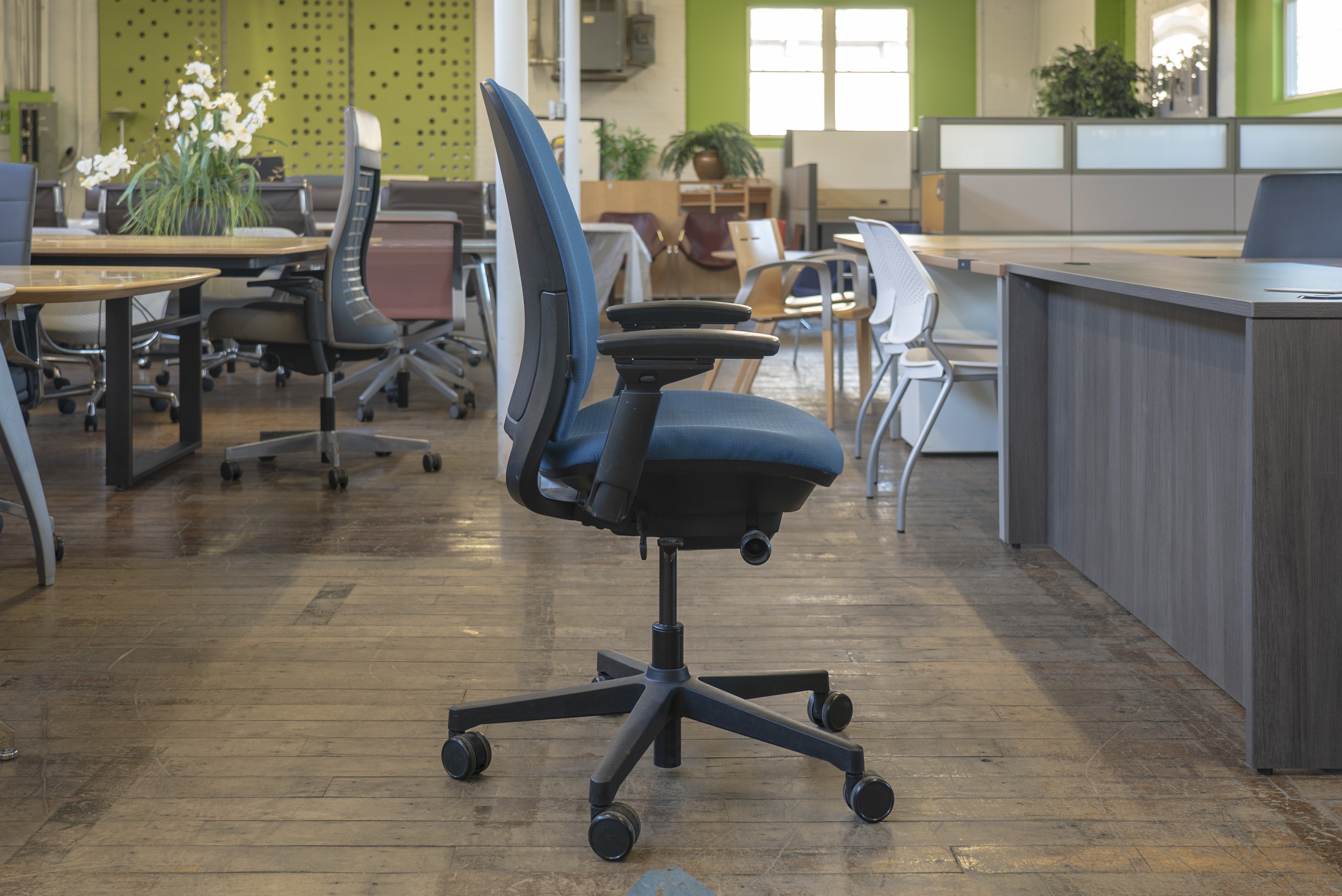 steelcase-amia-task-chairs