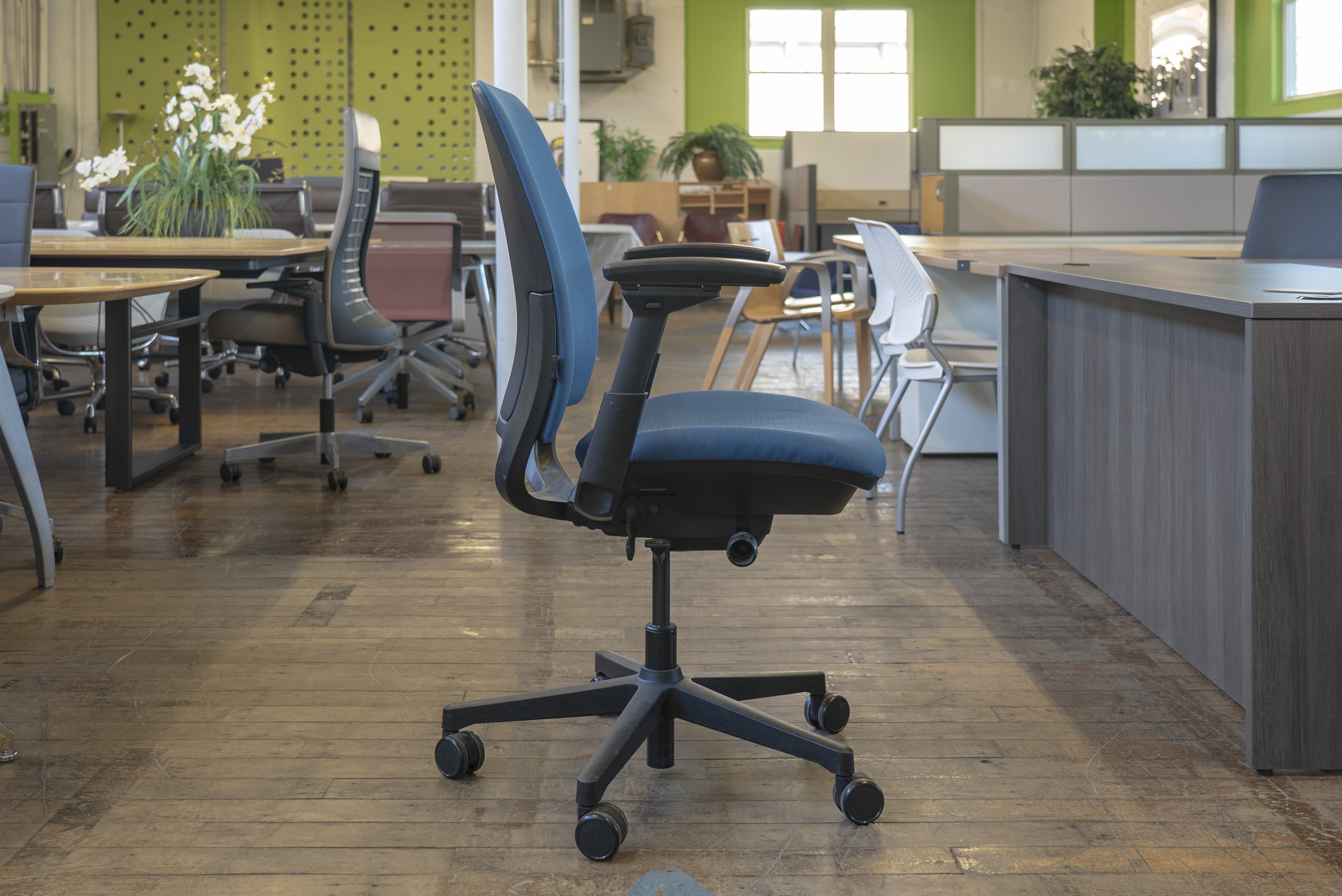 steelcase-amia-task-chairs