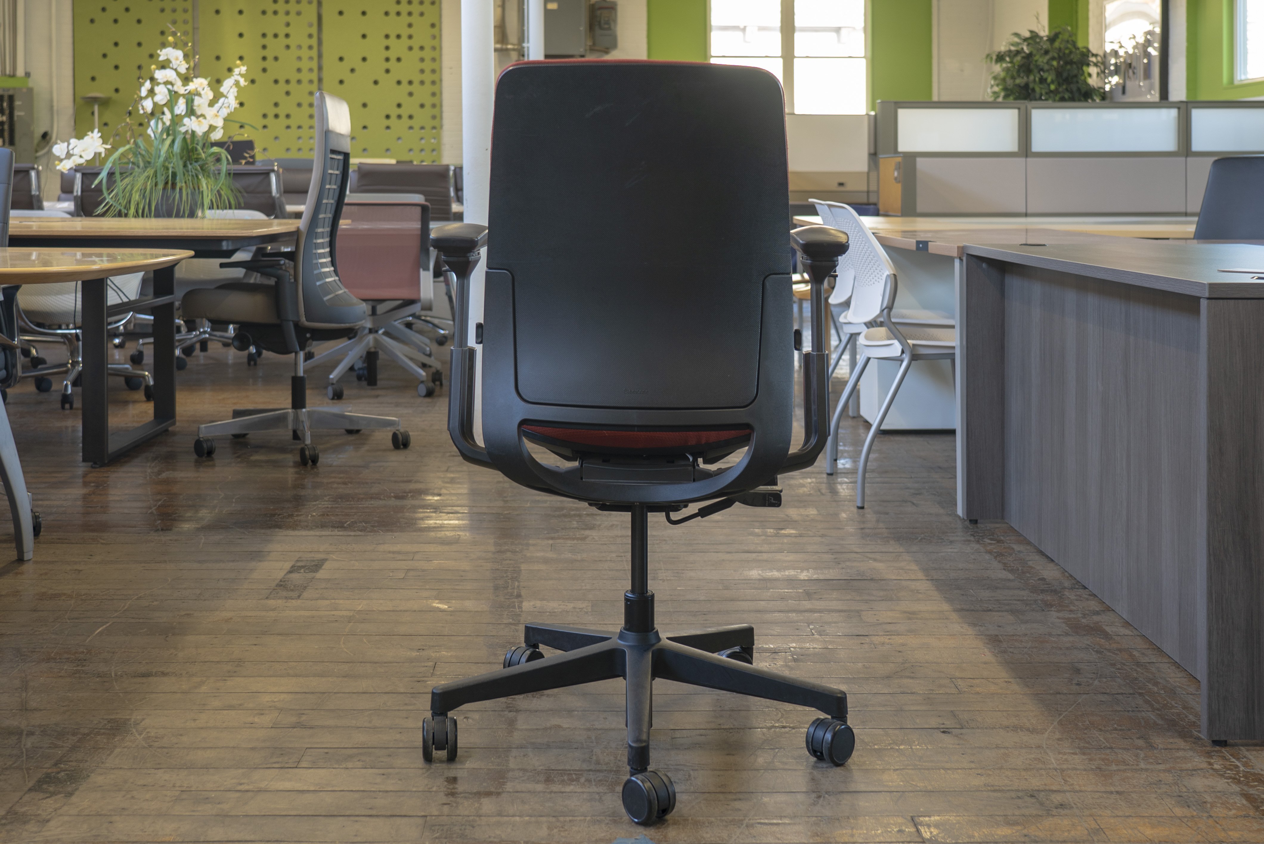 steelcase-amia-task-chairs
