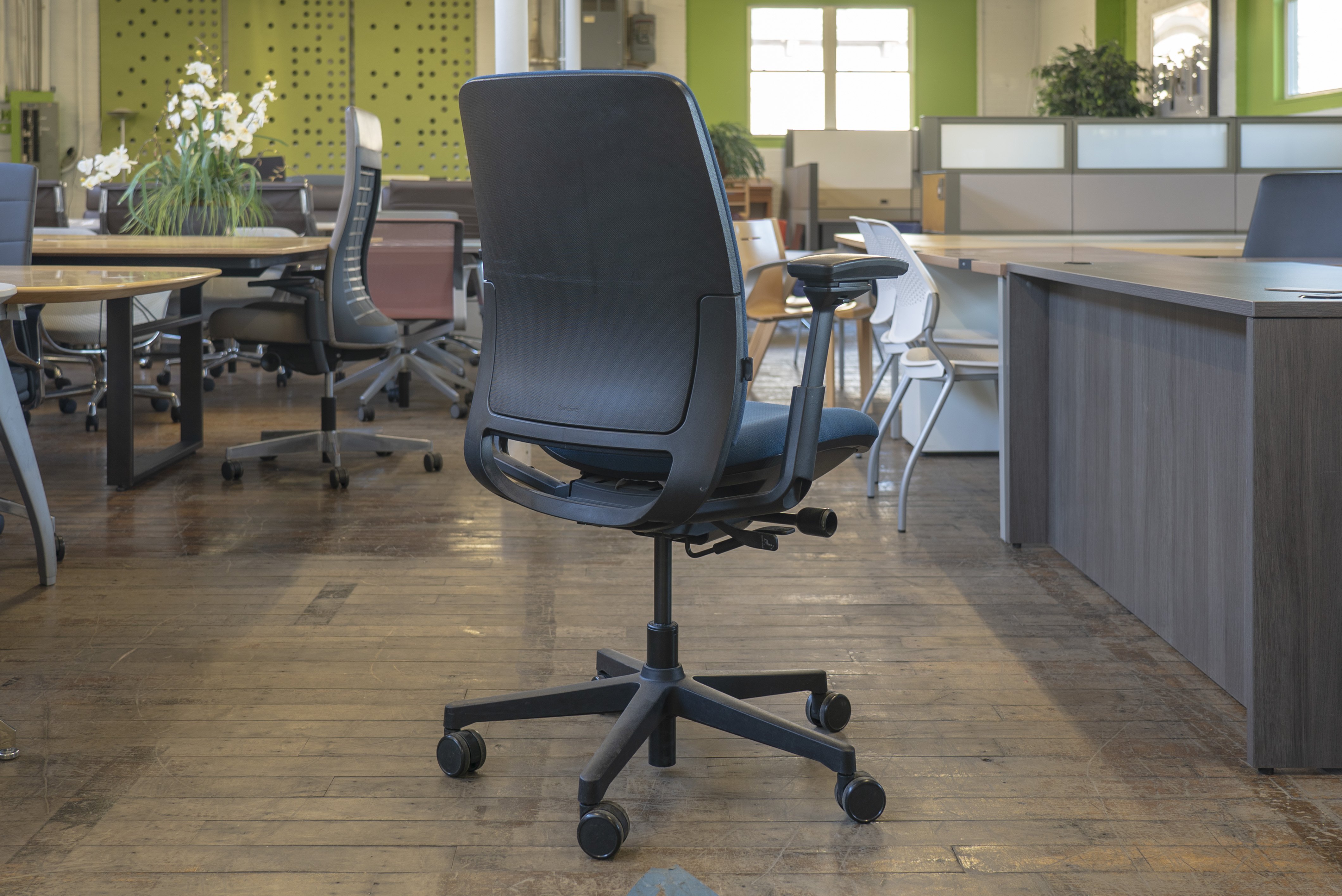 steelcase-amia-task-chairs
