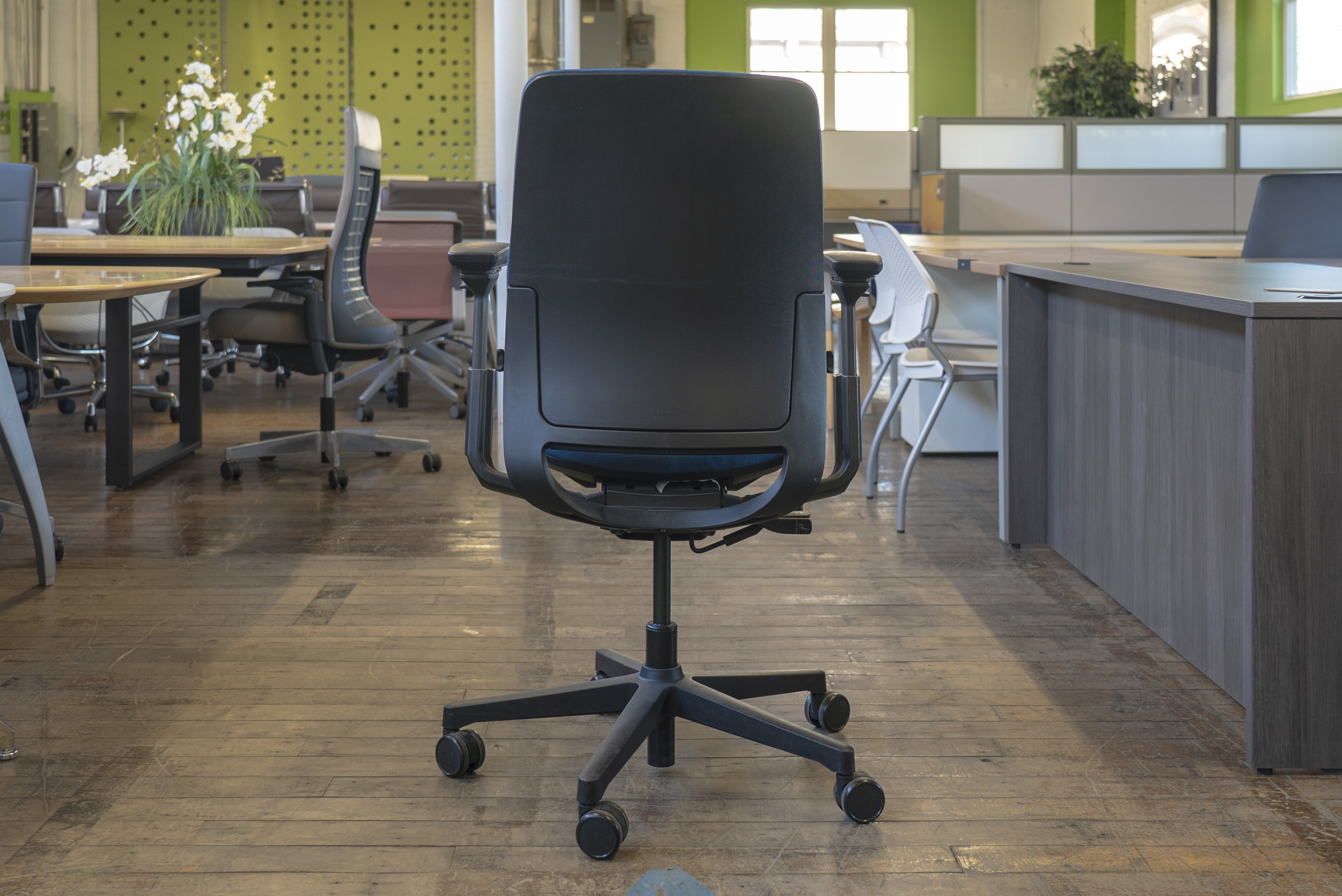 steelcase-amia-task-chairs