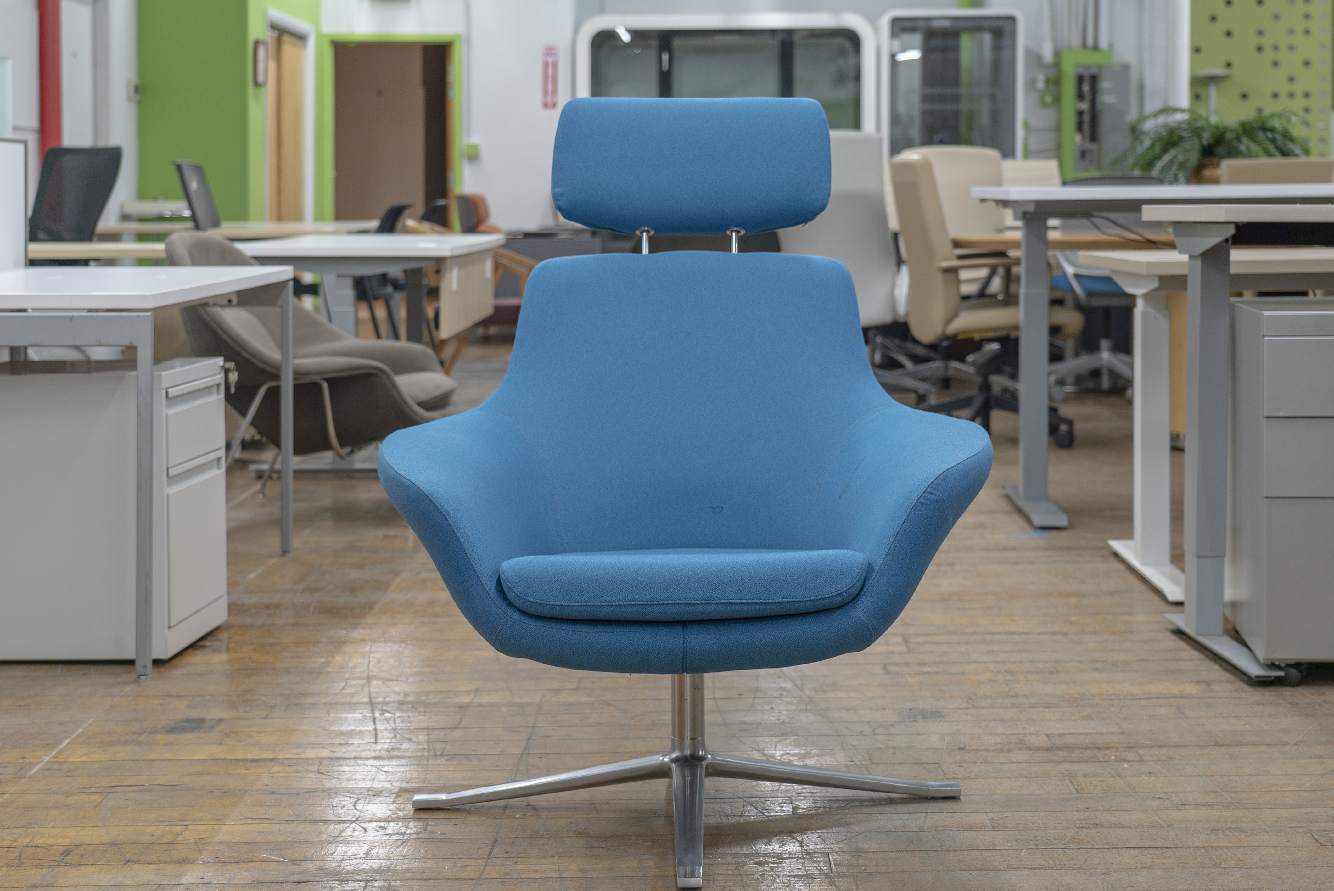 coalesse-bob-lounge-swivel-chairs-with-headrest