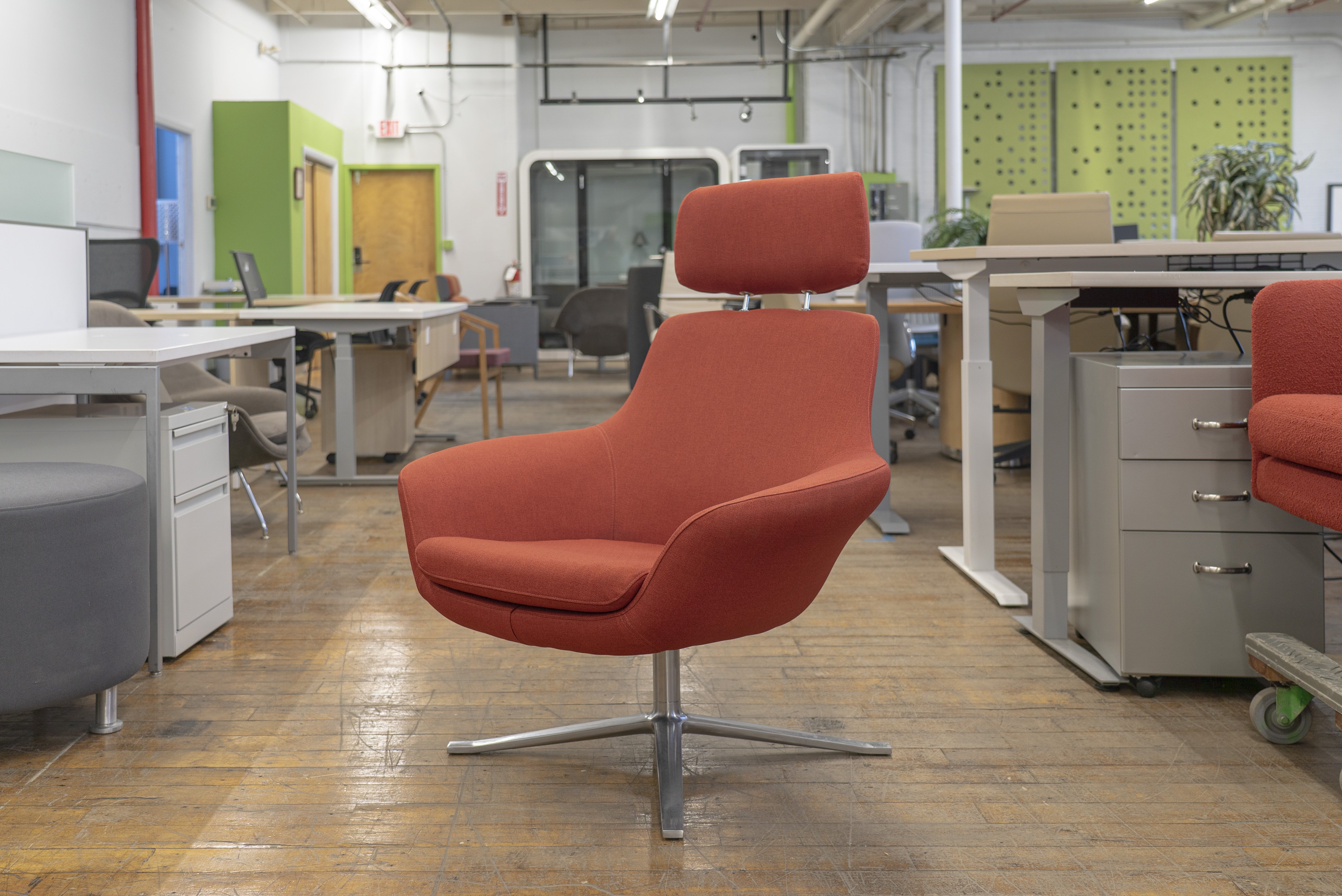 coalesse-bob-lounge-swivel-chairs-with-headrest
