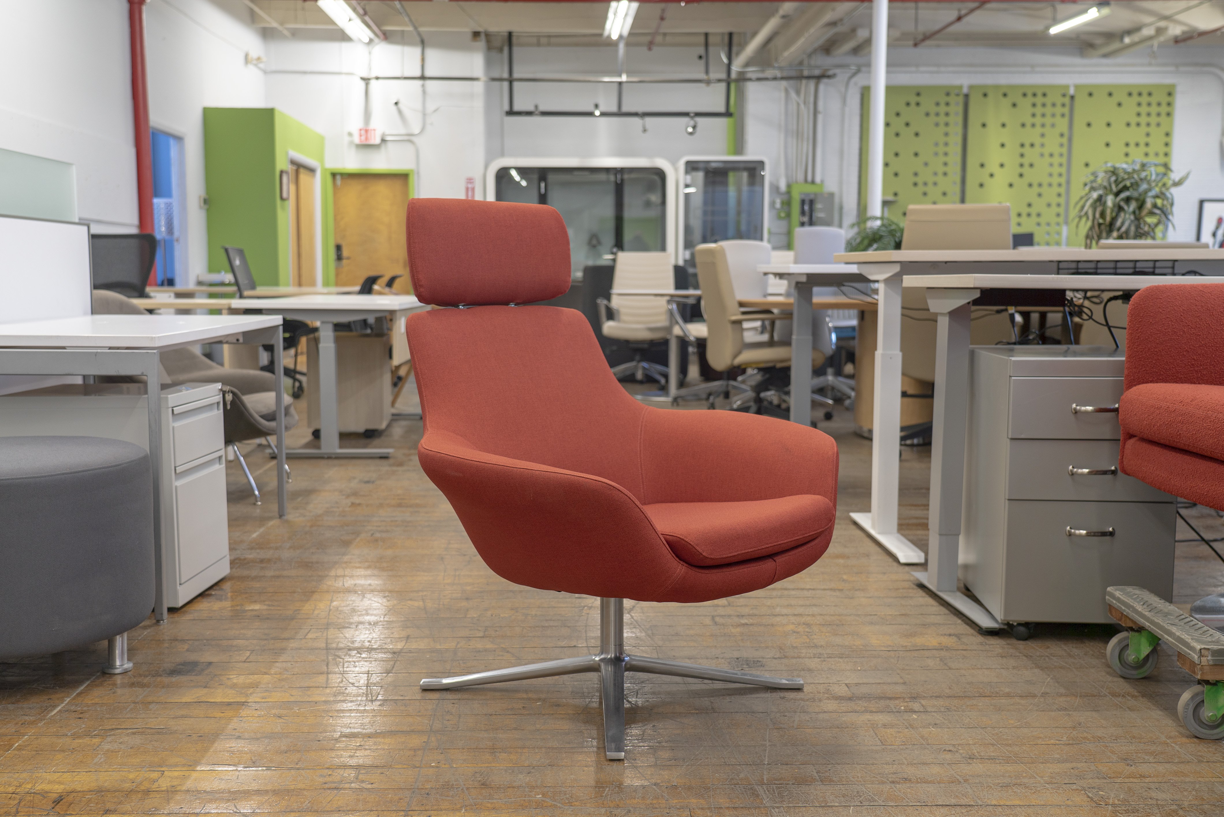 coalesse-bob-lounge-swivel-chairs-with-headrest