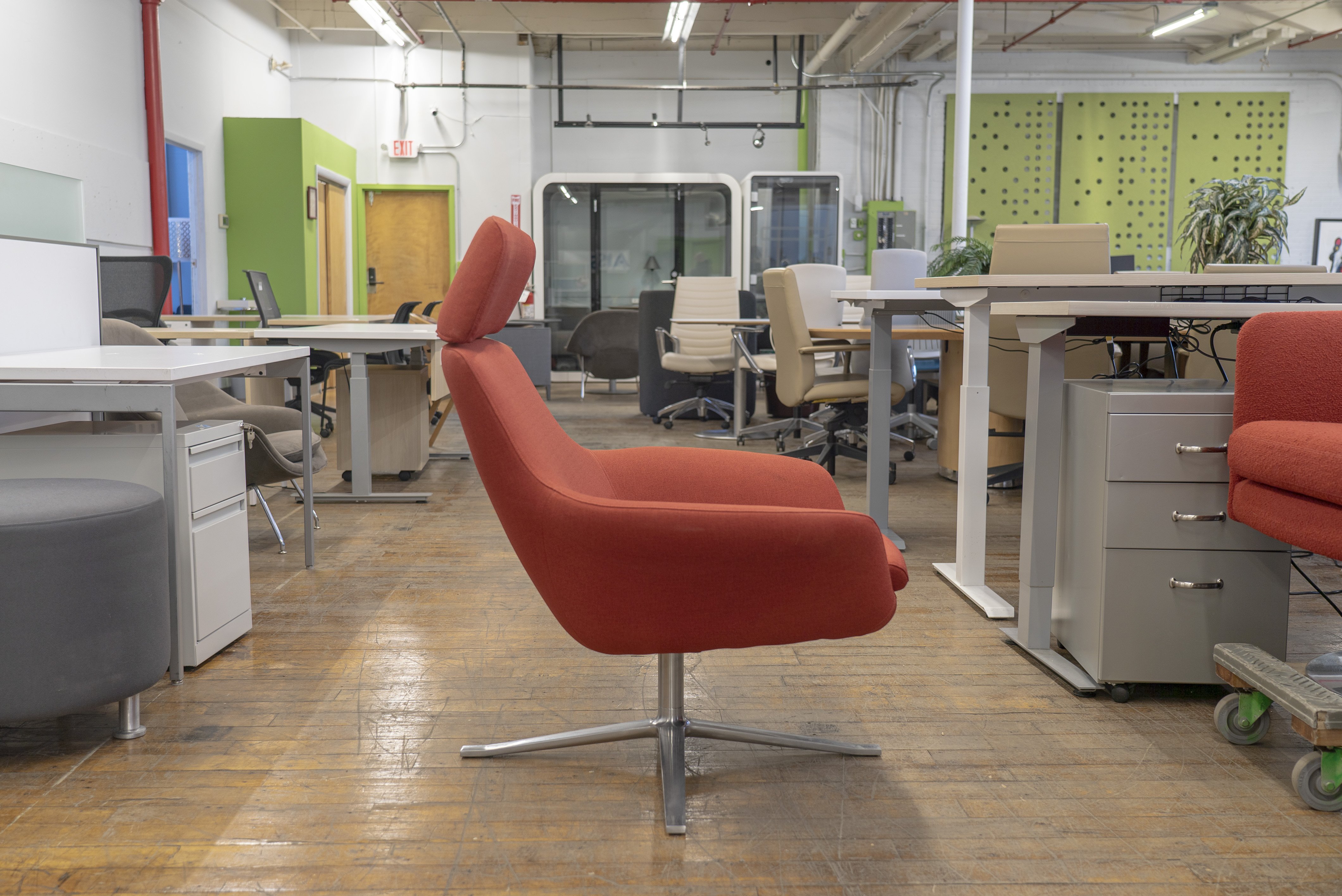 coalesse-bob-lounge-swivel-chairs-with-headrest