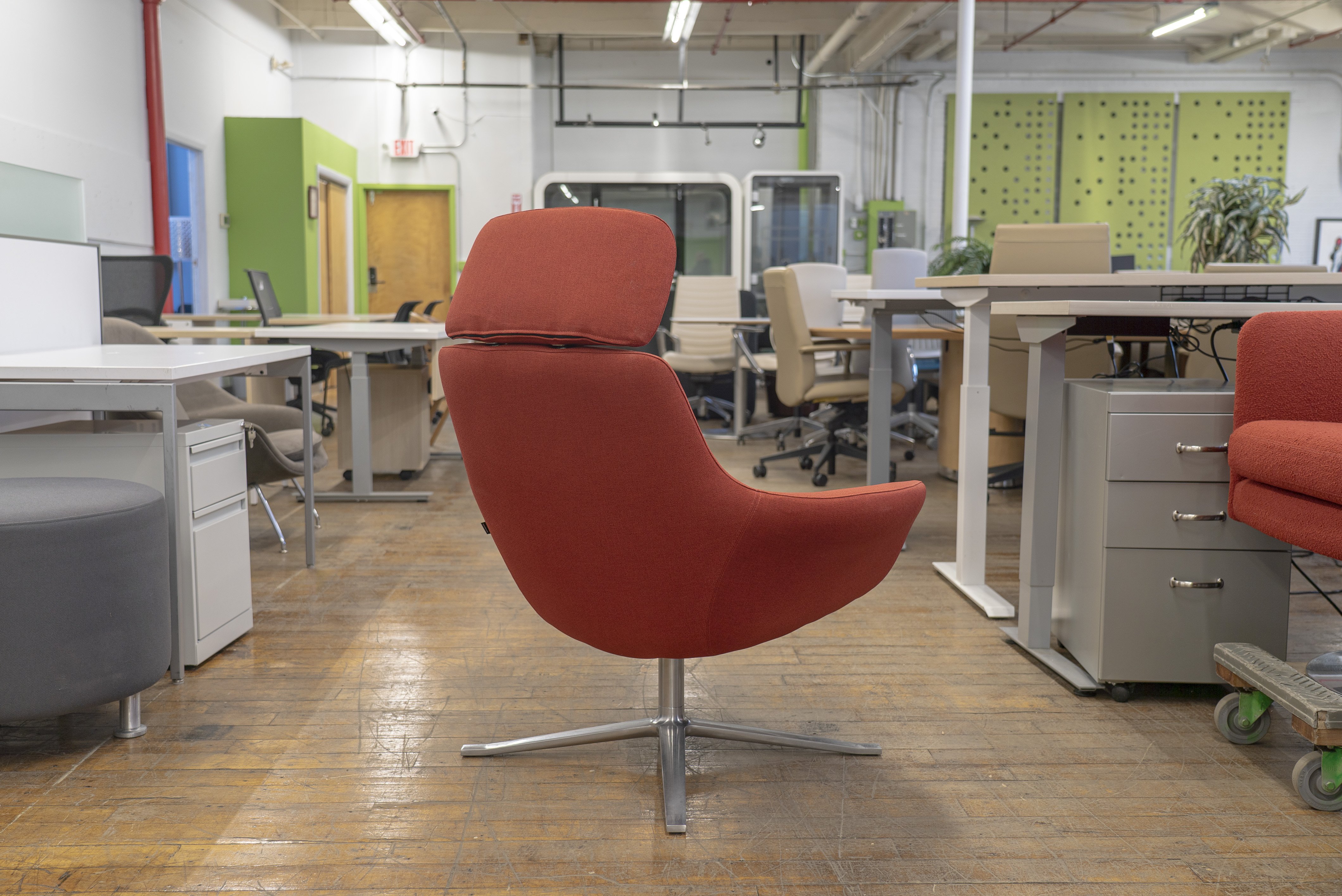coalesse-bob-lounge-swivel-chairs-with-headrest