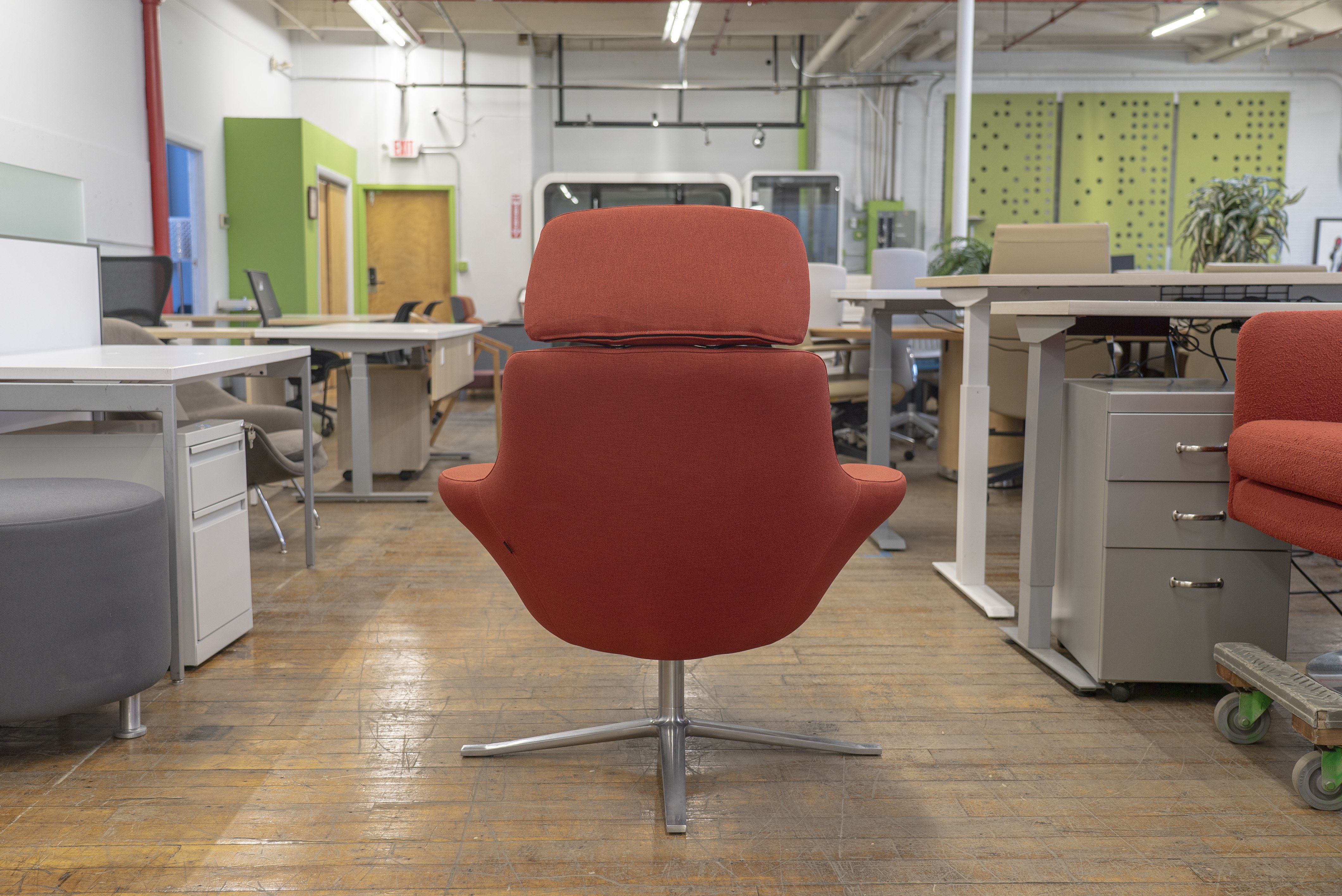 coalesse-bob-lounge-swivel-chairs-with-headrest
