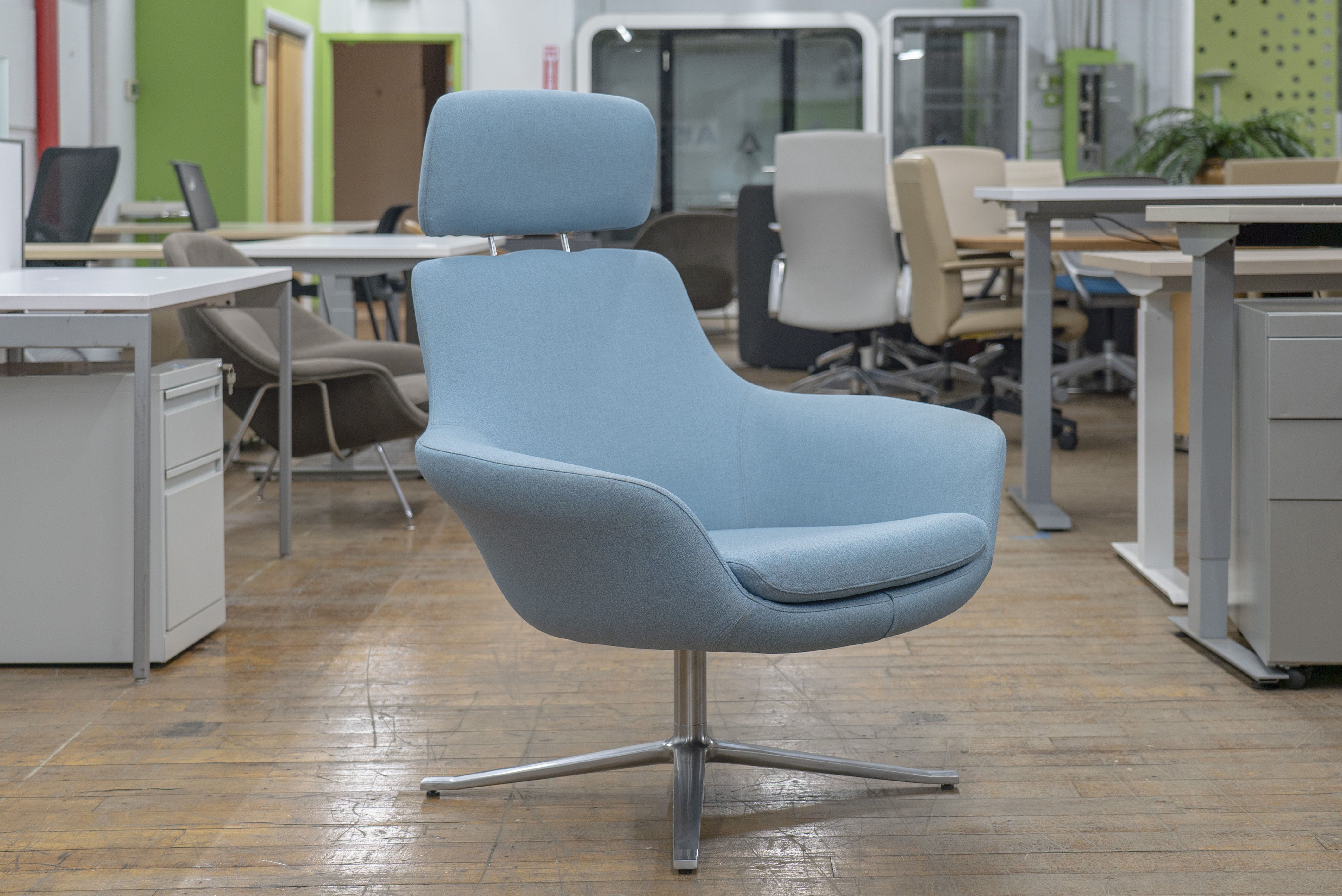 coalesse-bob-lounge-swivel-chairs-with-headrest