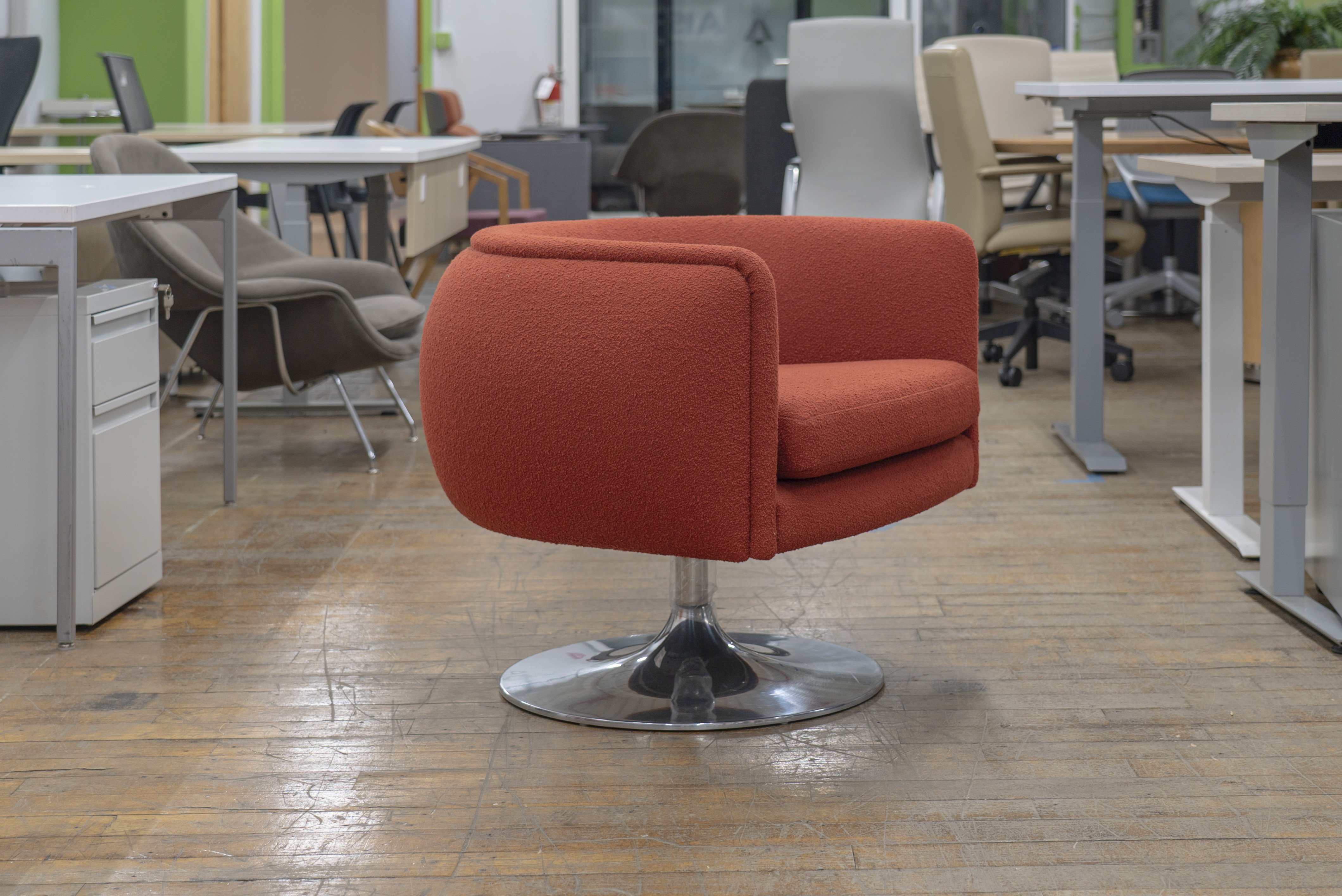 knoll-d-urso-swivel-chairs