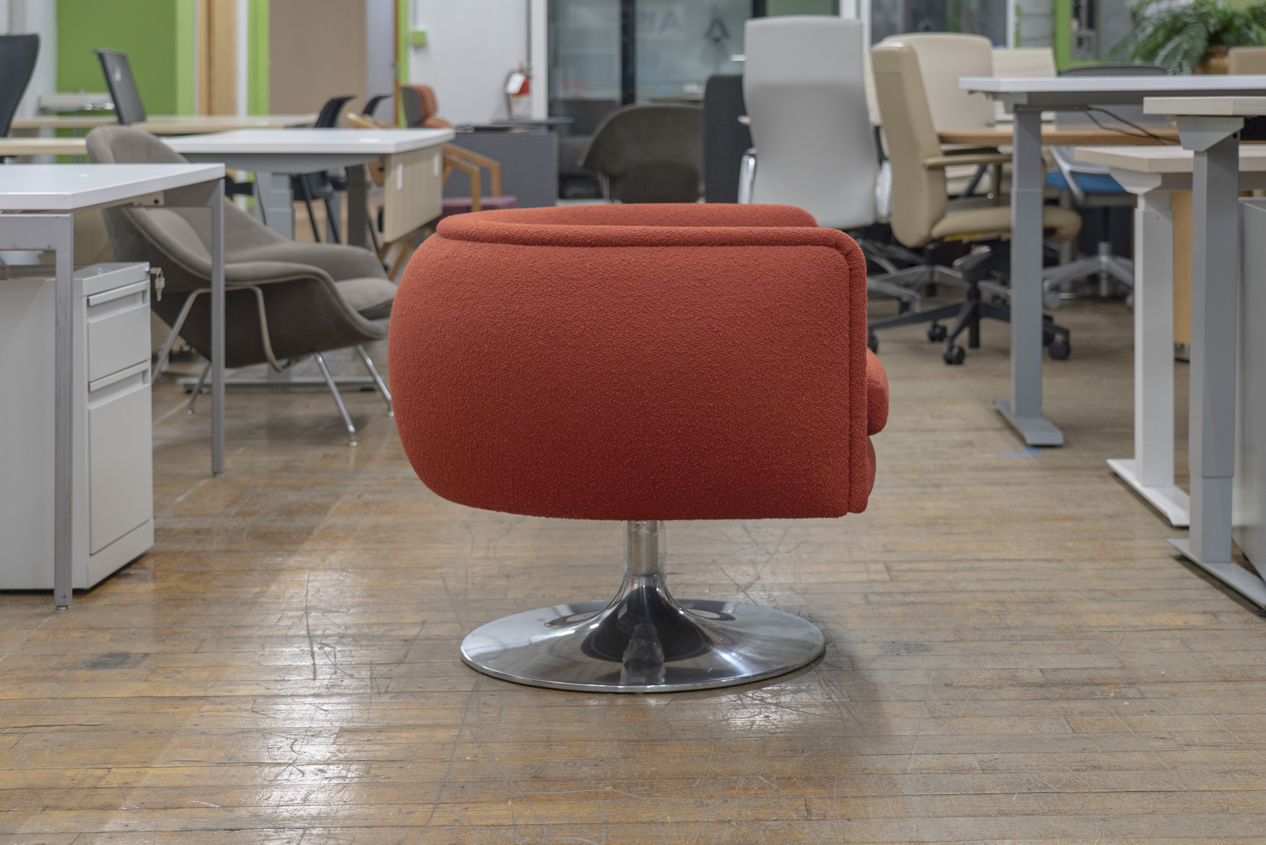knoll-d-urso-swivel-chairs