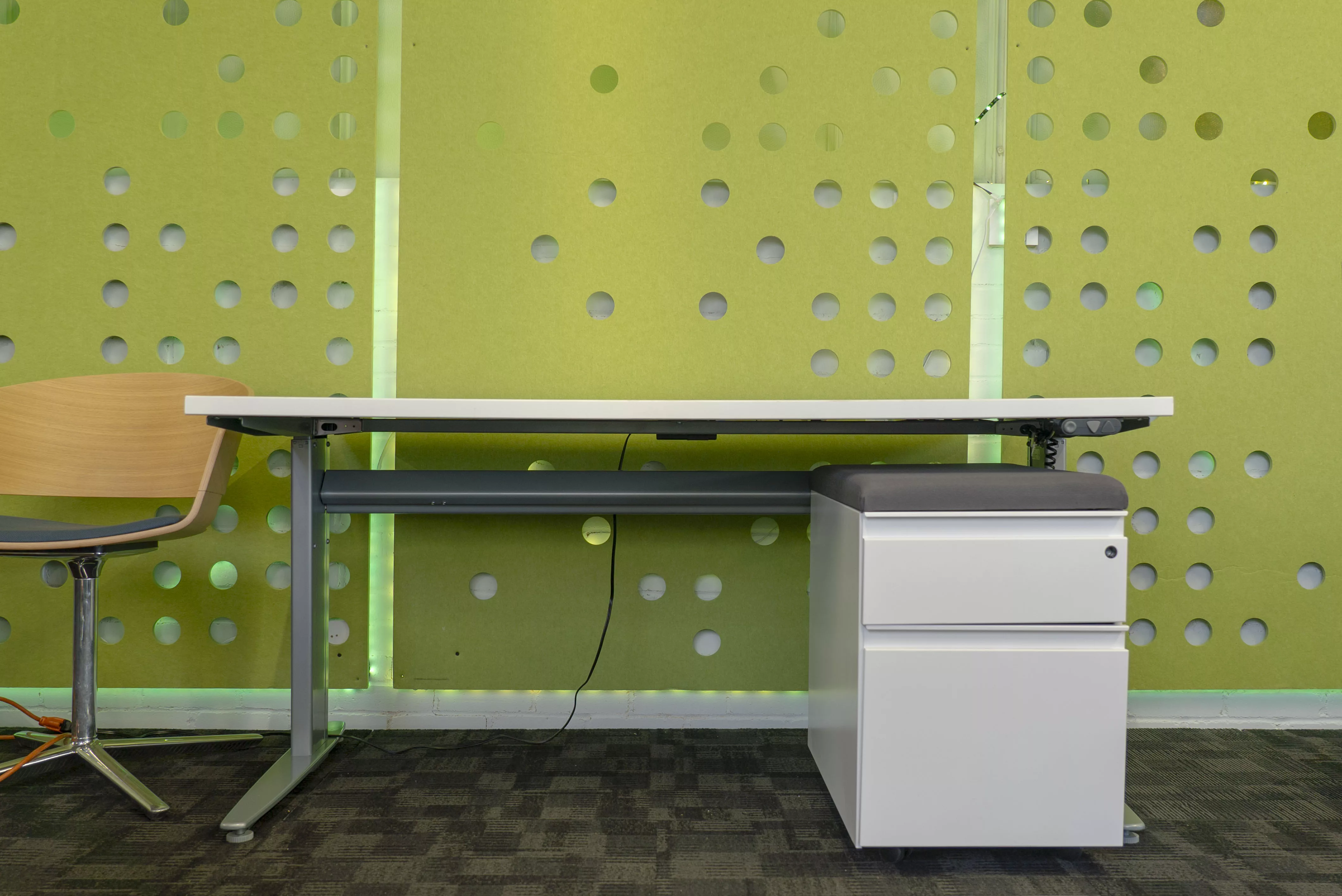 conset-height-adjustable-desk-with-mobile-pedestal-file-dual-vesa-monitor-arm