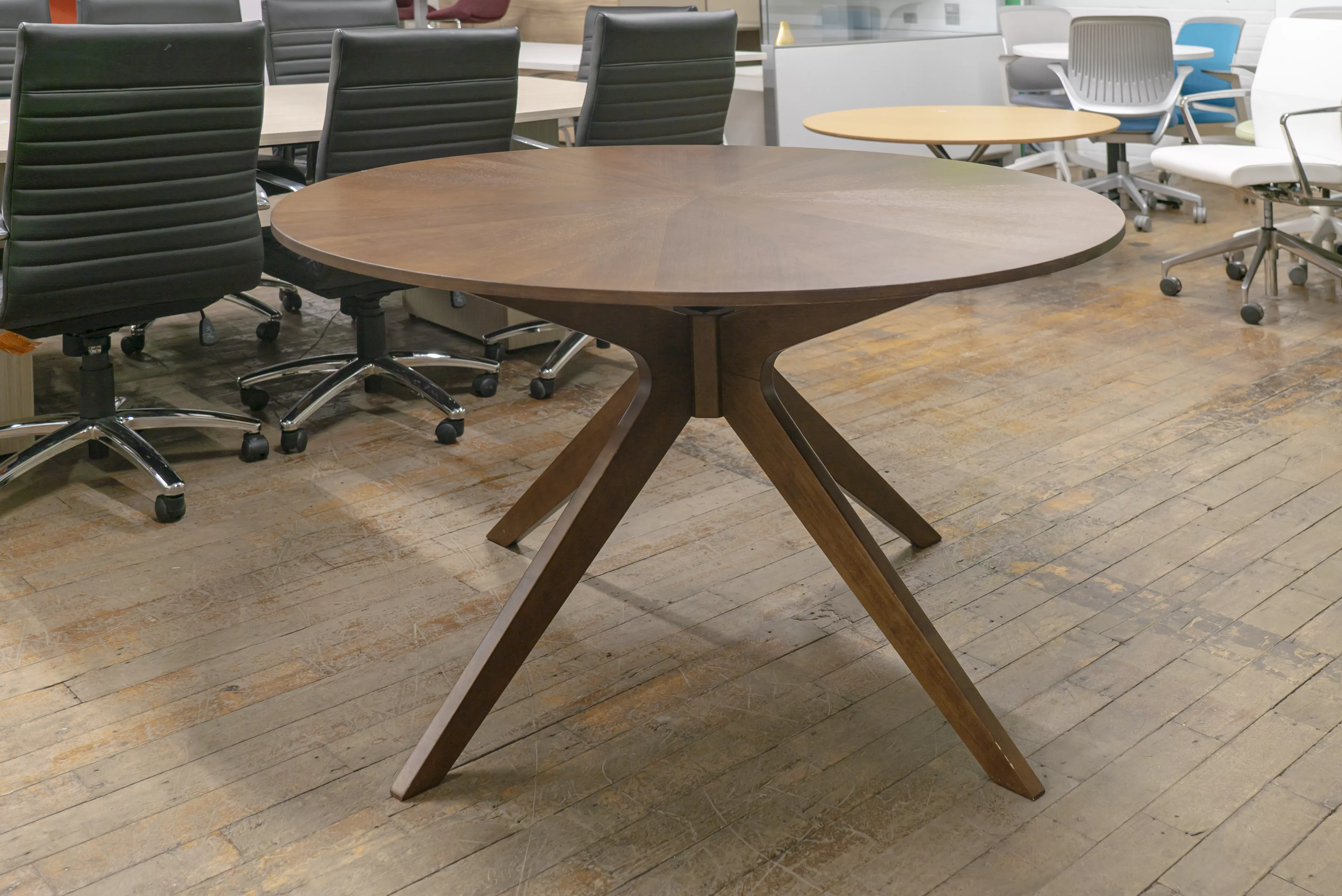article-conan-walnut-round-table
