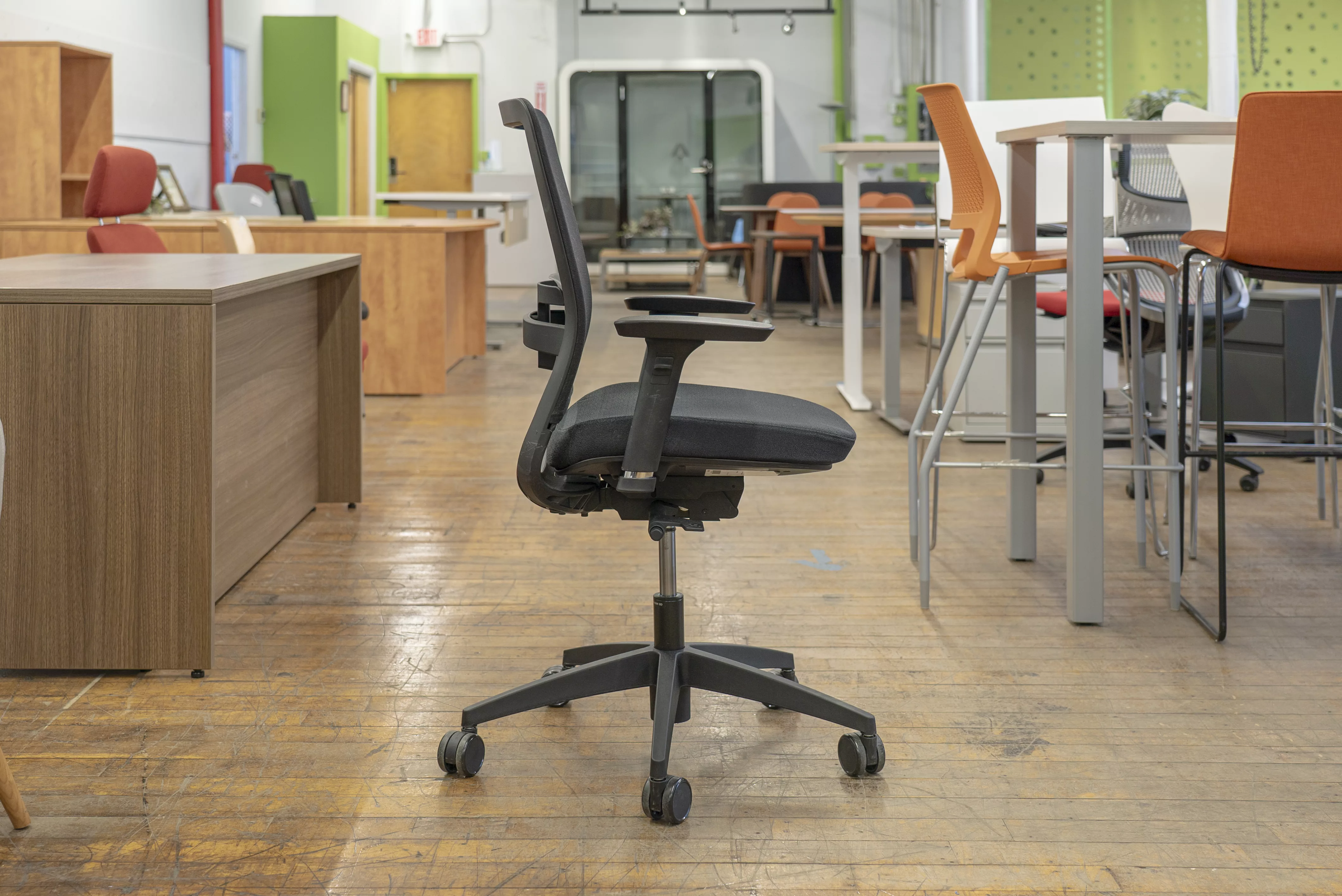 global-factor-mesh-back-task-chairs