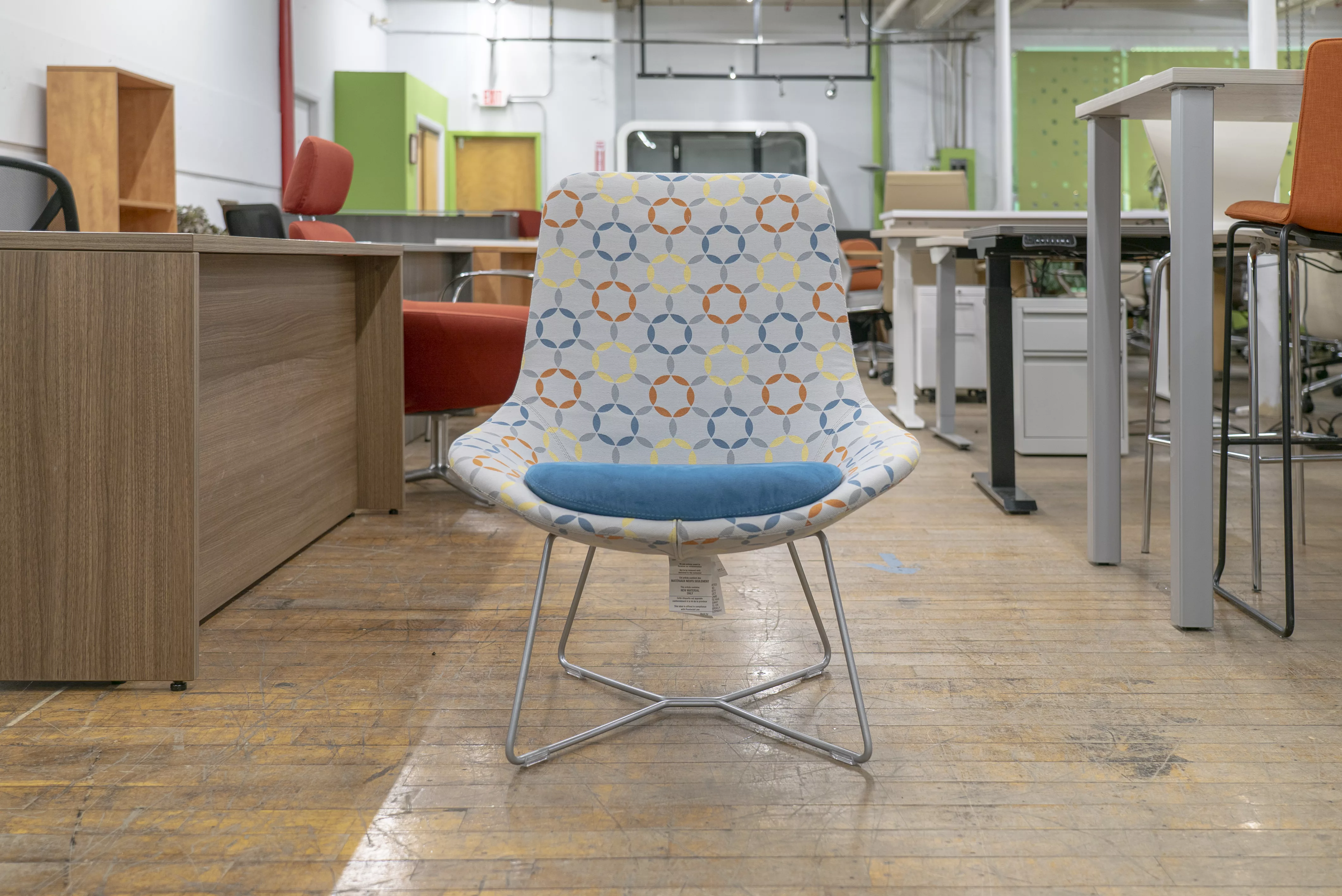 keilhauer-ponder-mid-back-lounge-chairs-with-sled-base
