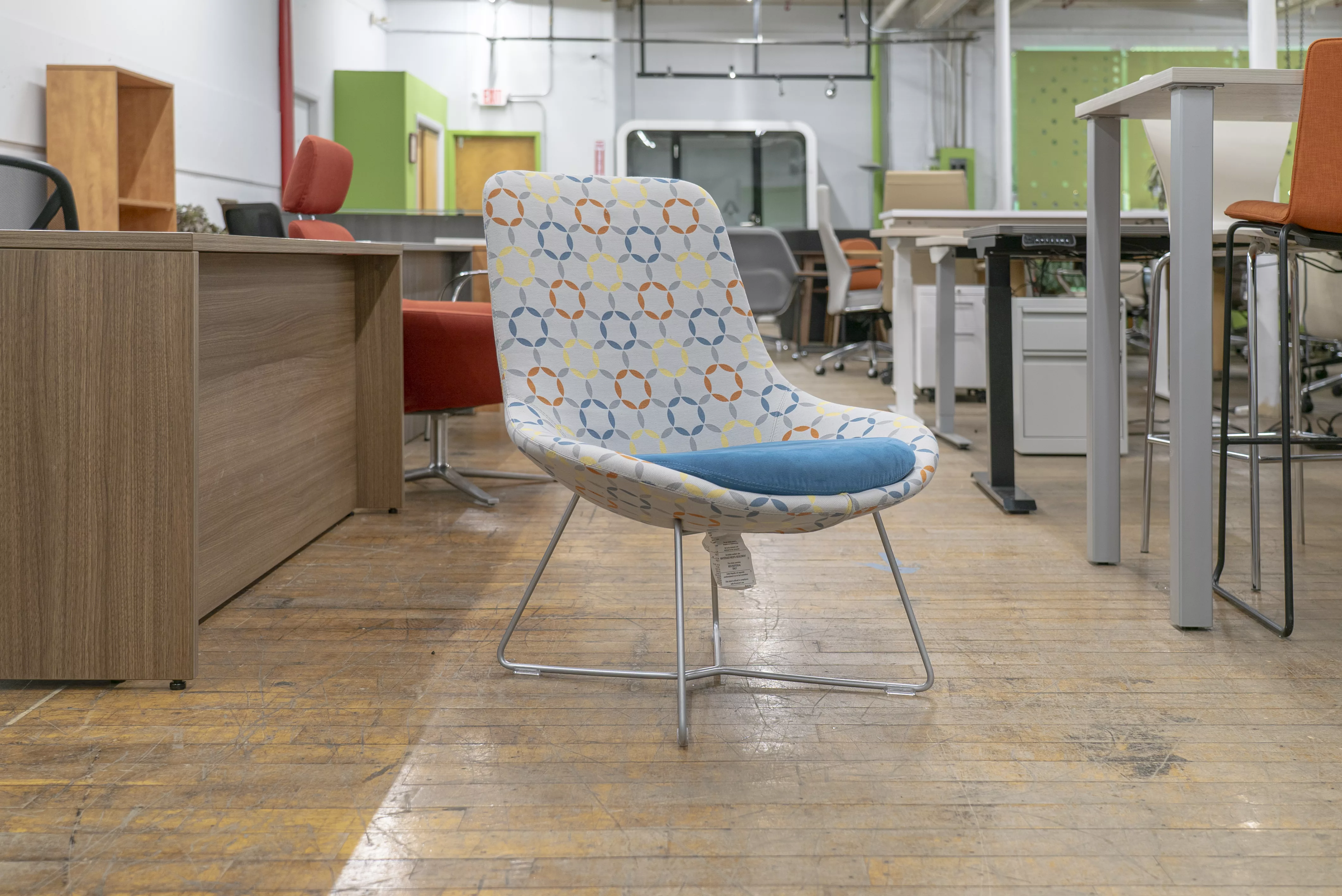 keilhauer-ponder-mid-back-lounge-chairs-with-sled-base