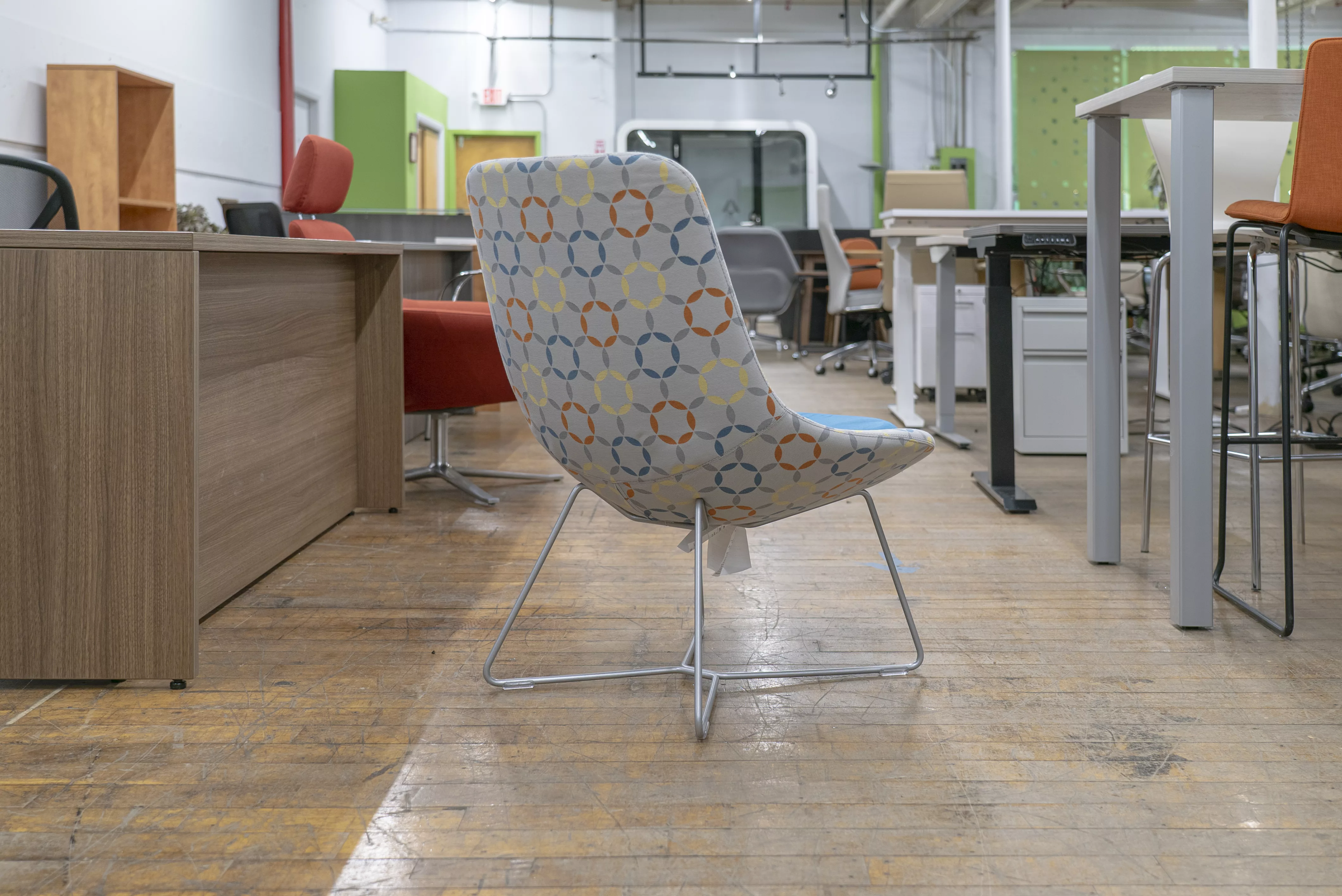 keilhauer-ponder-mid-back-lounge-chairs-with-sled-base