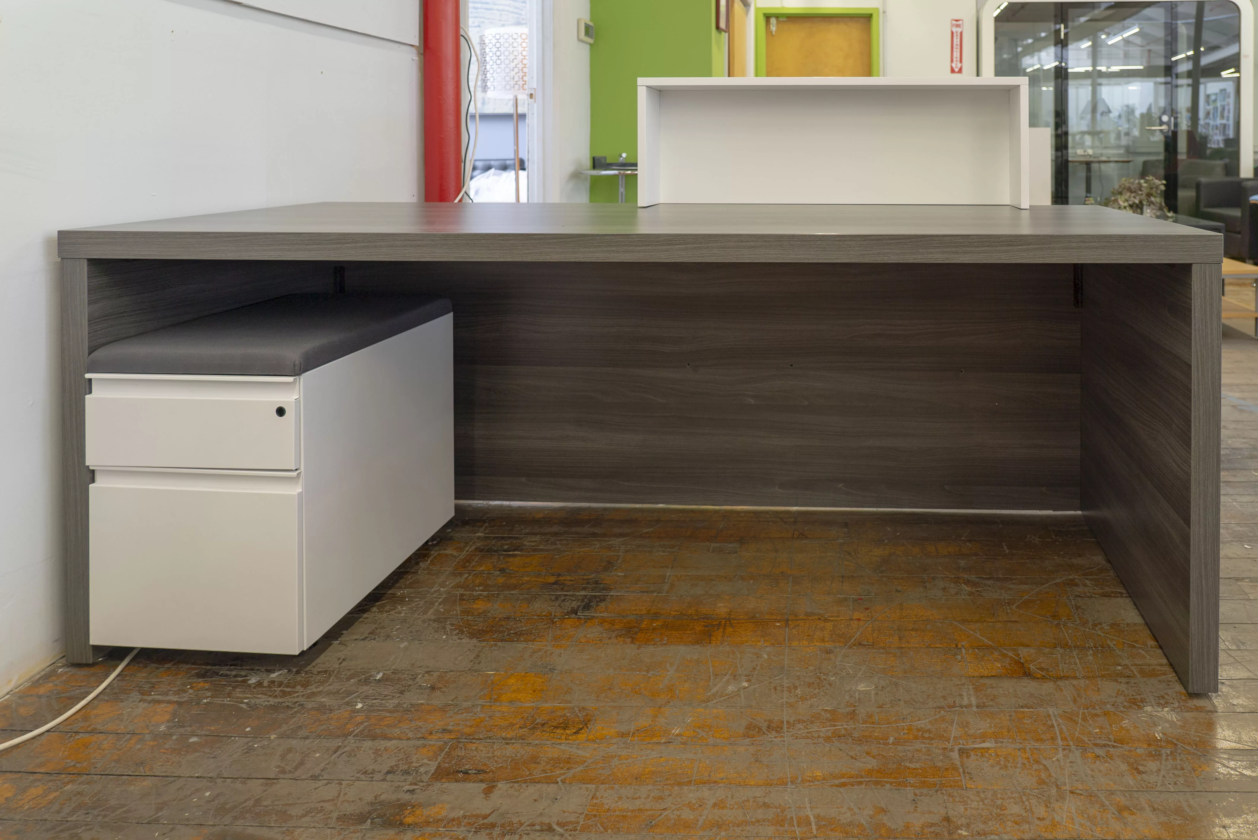 custom-laminate-modern-reception-desk