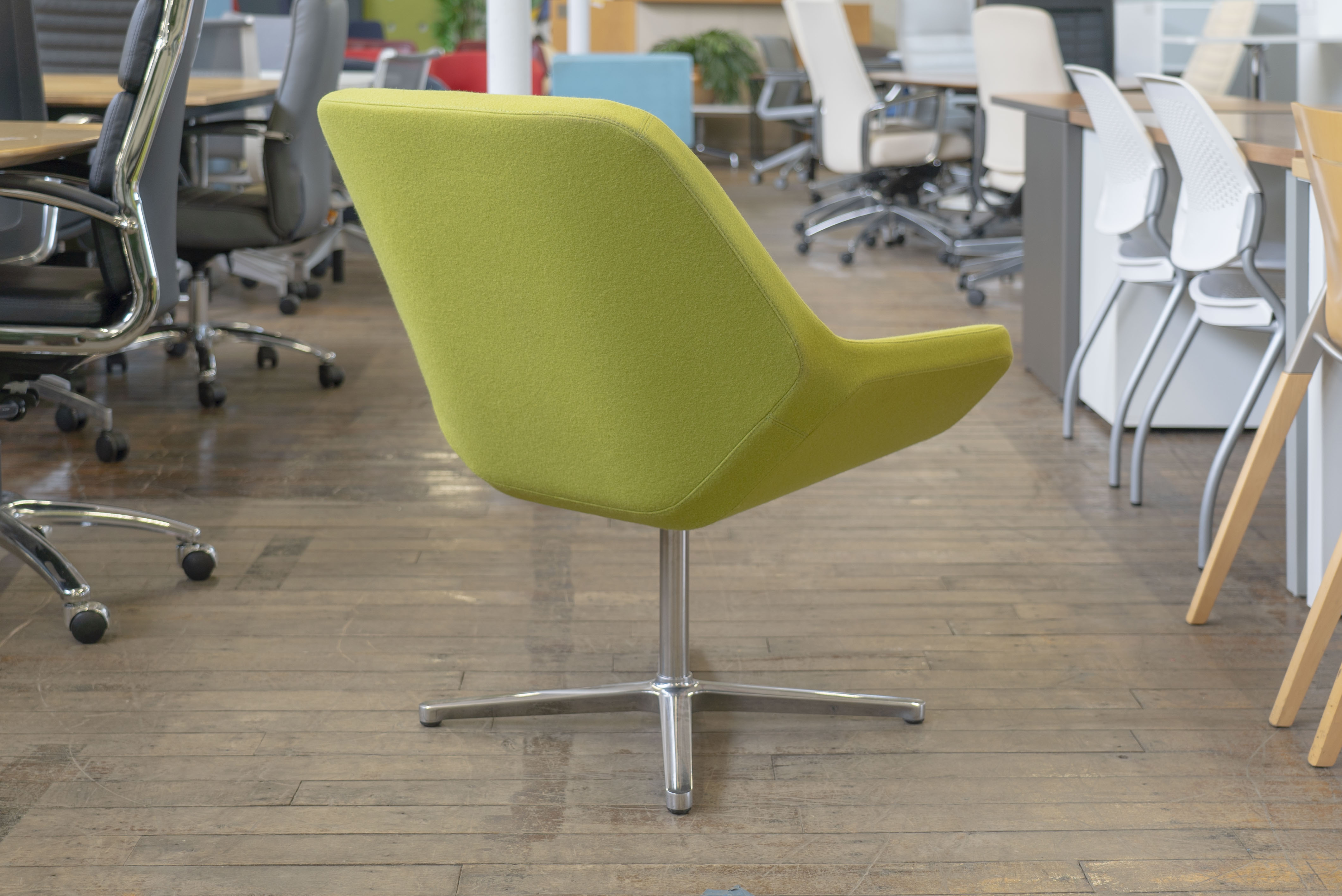 keilhauer-cahoots-swivel-chairs