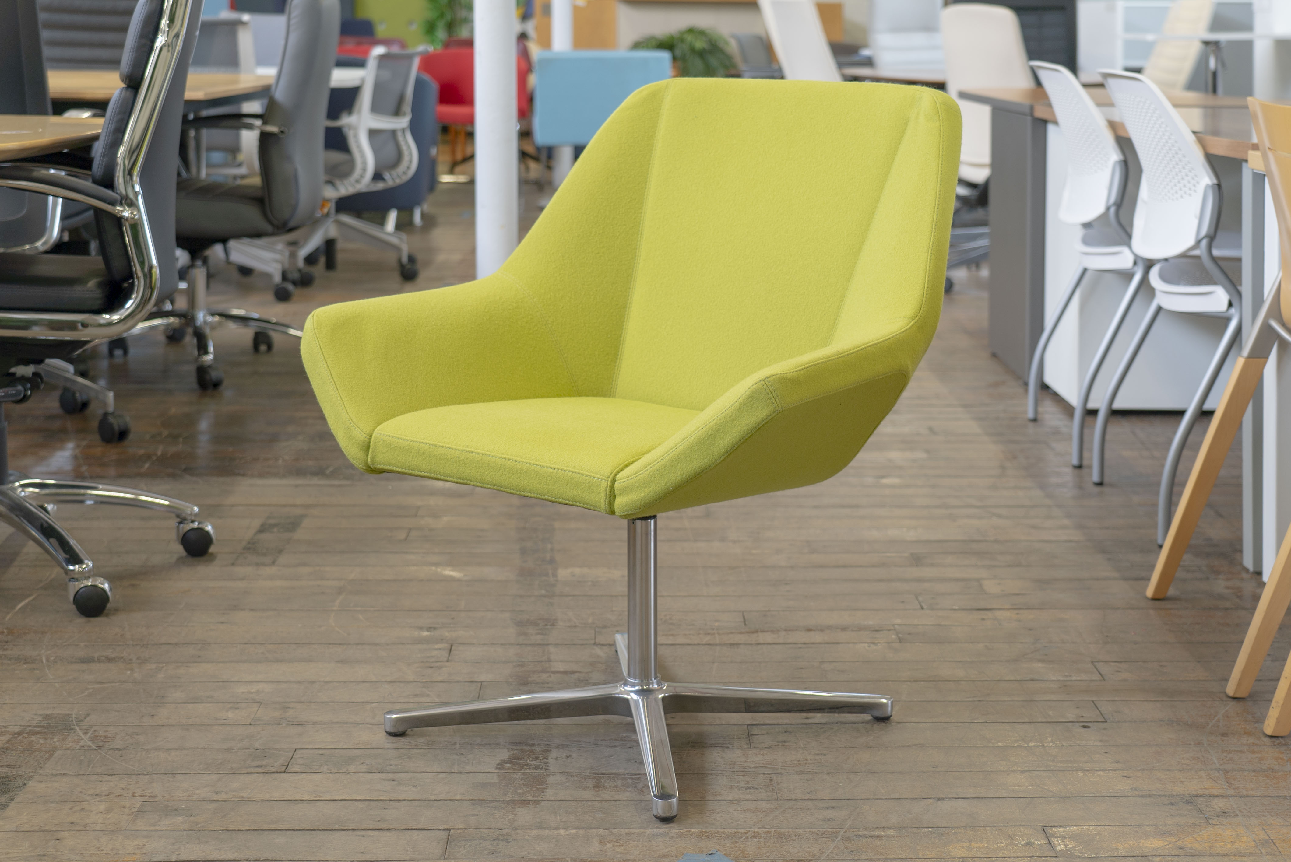 keilhauer-cahoots-swivel-chairs