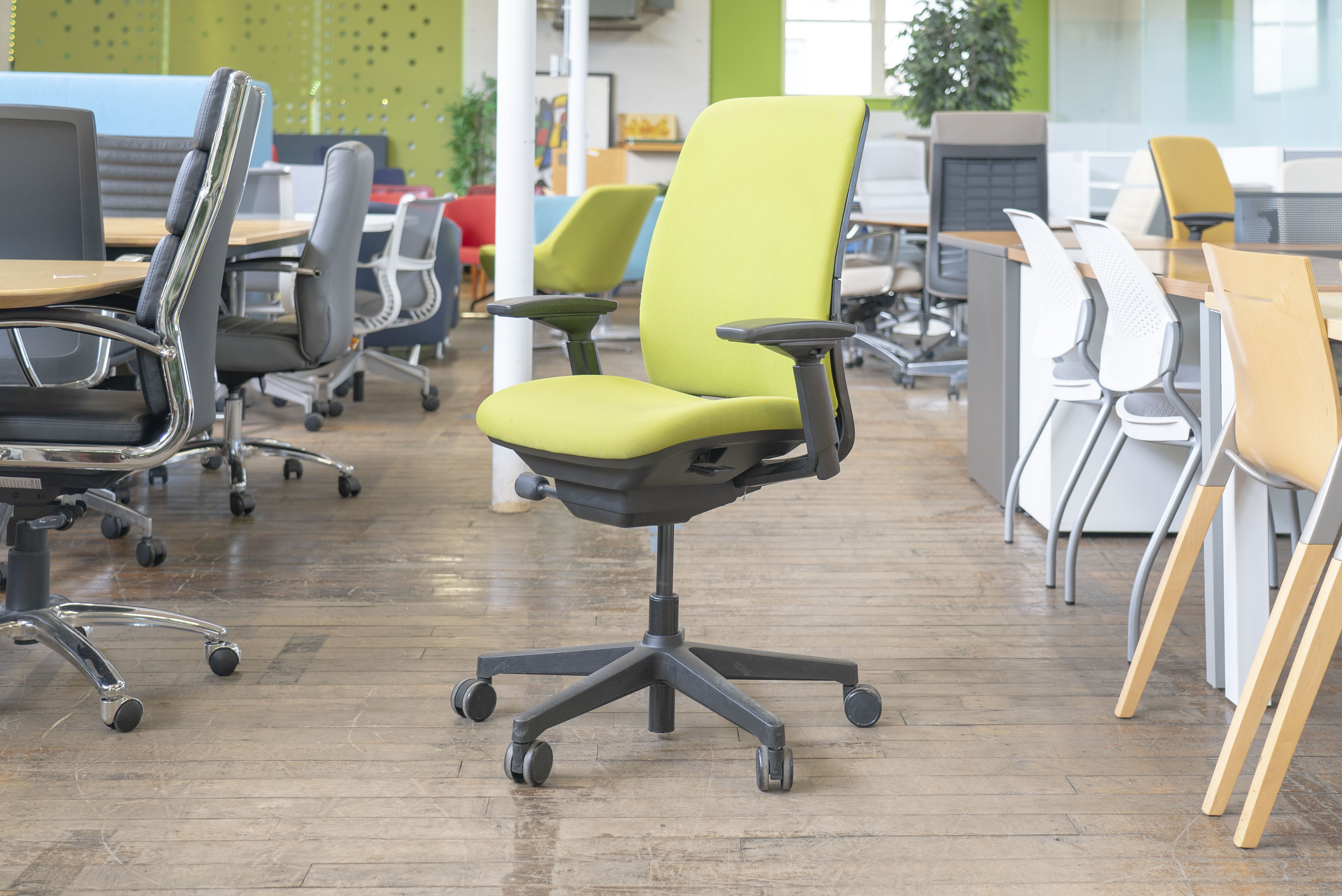steelcase-amia-task-chairs