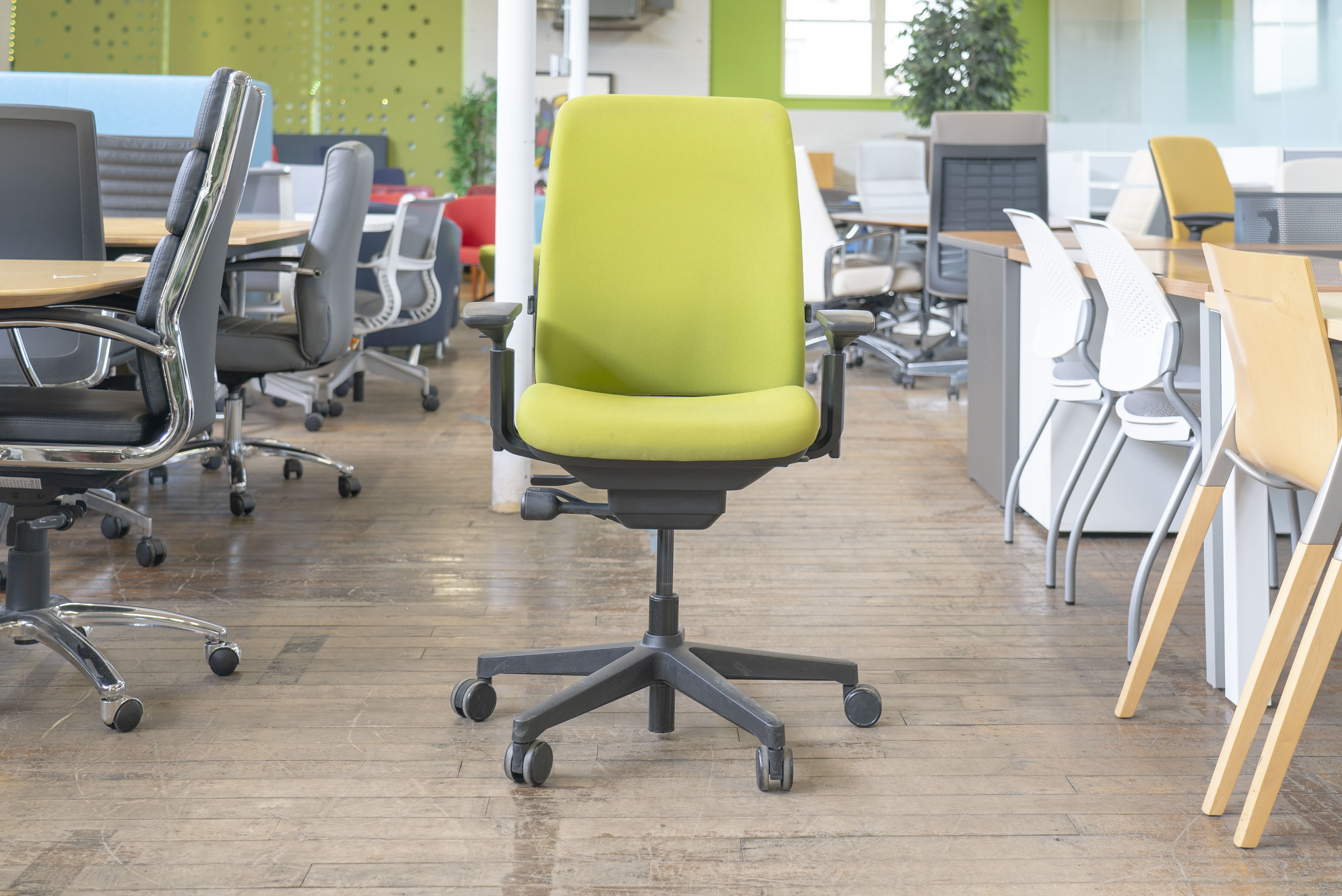 steelcase-amia-task-chairs