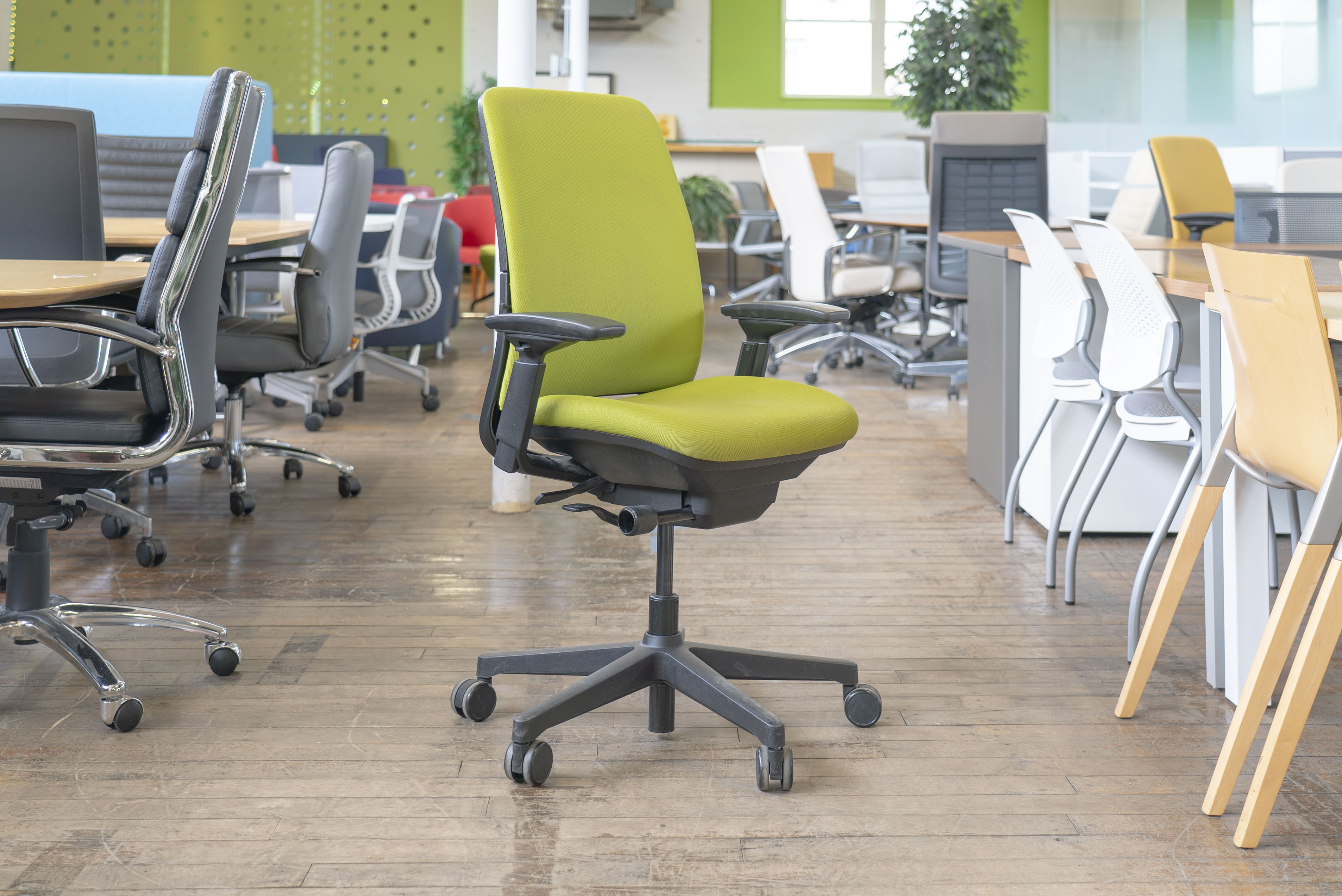 steelcase-amia-task-chairs