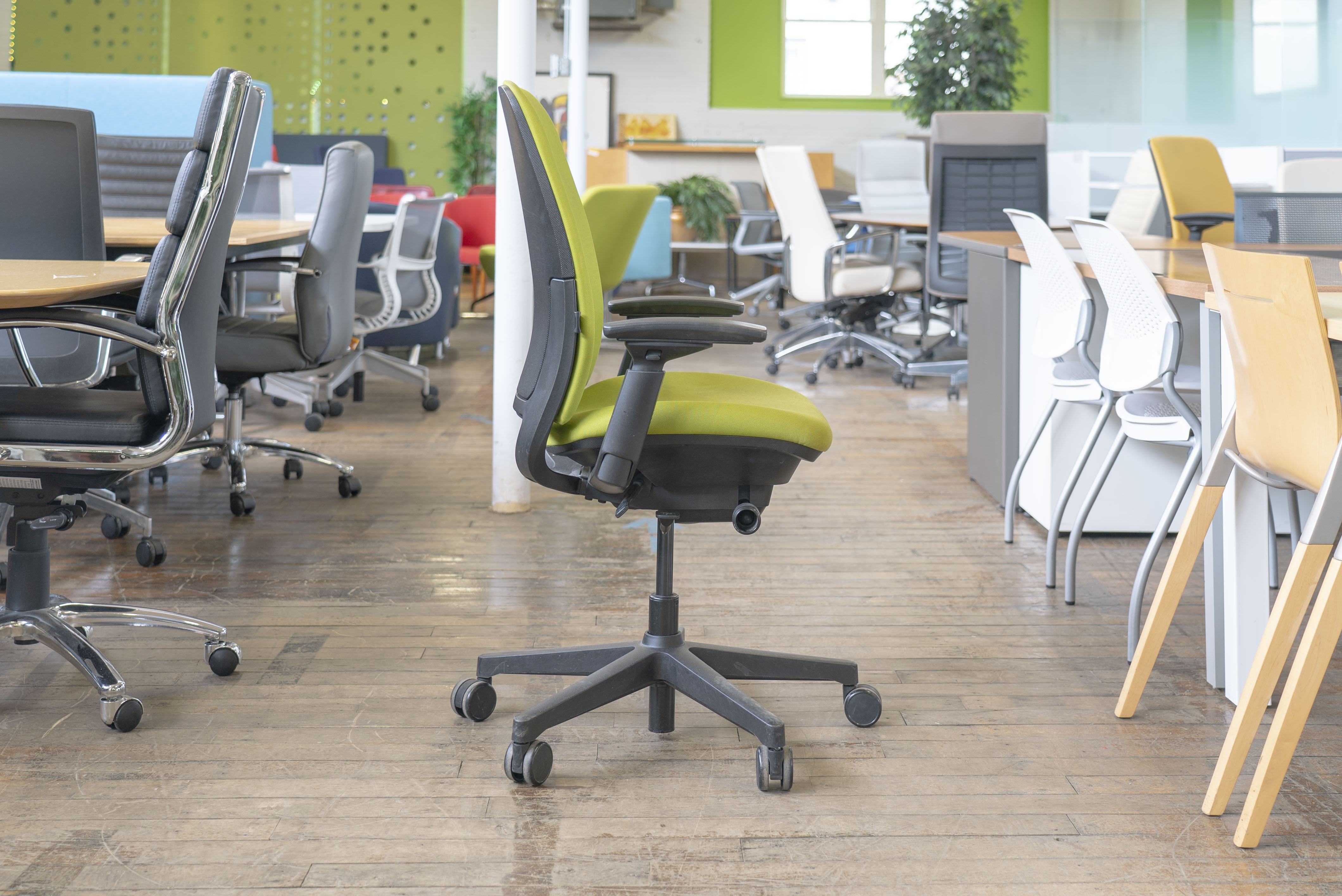 steelcase-amia-task-chairs