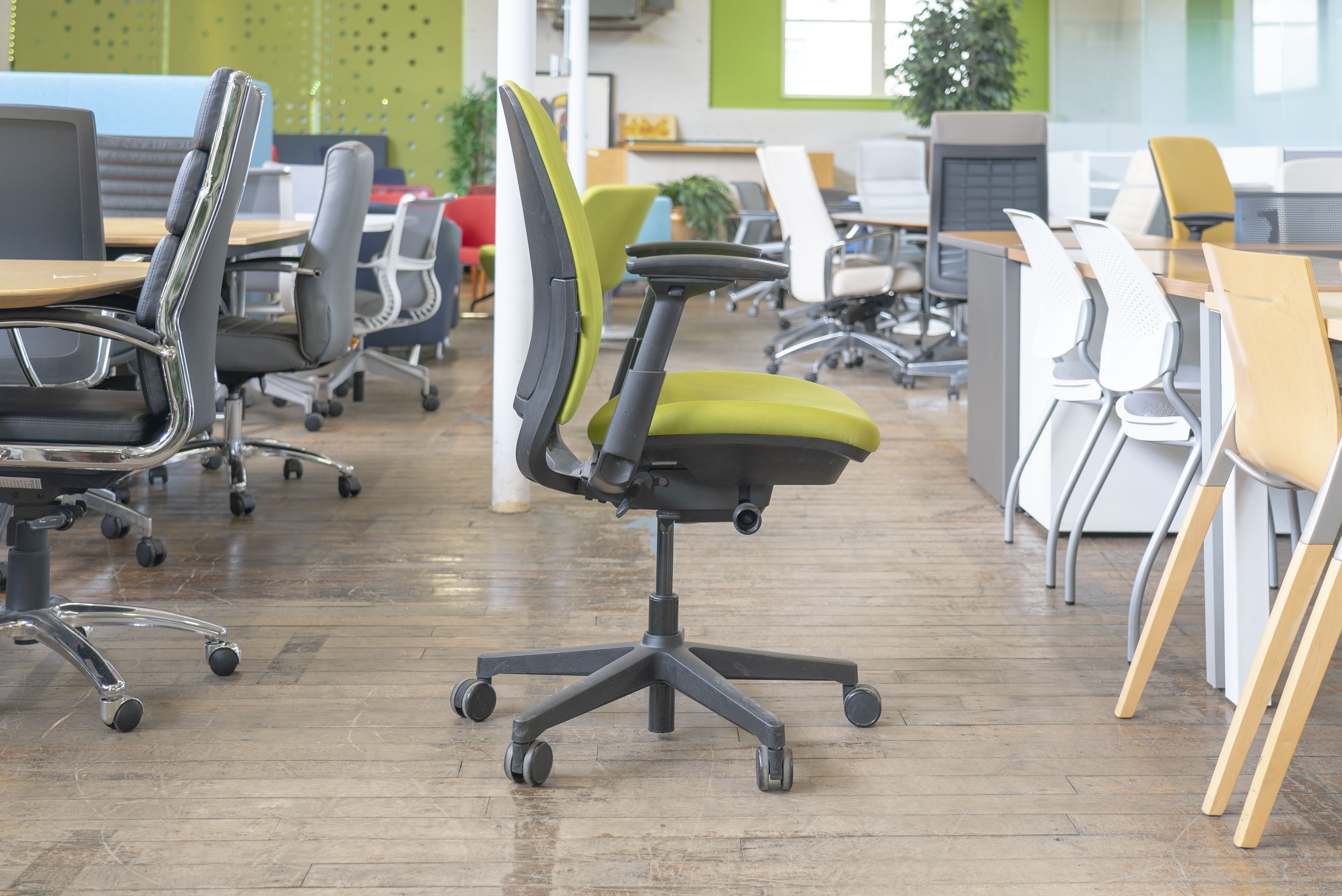 steelcase-amia-task-chairs