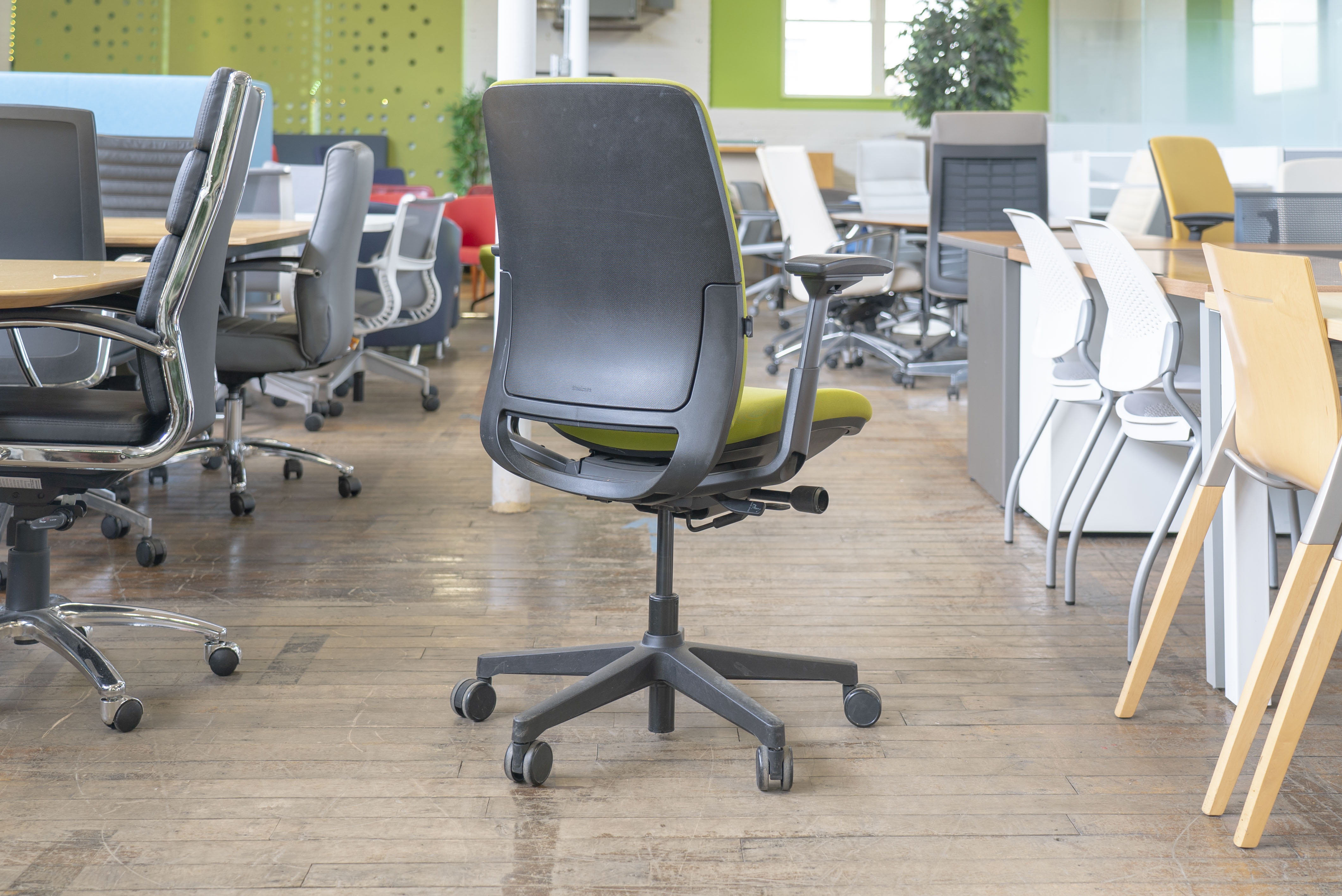 steelcase-amia-task-chairs