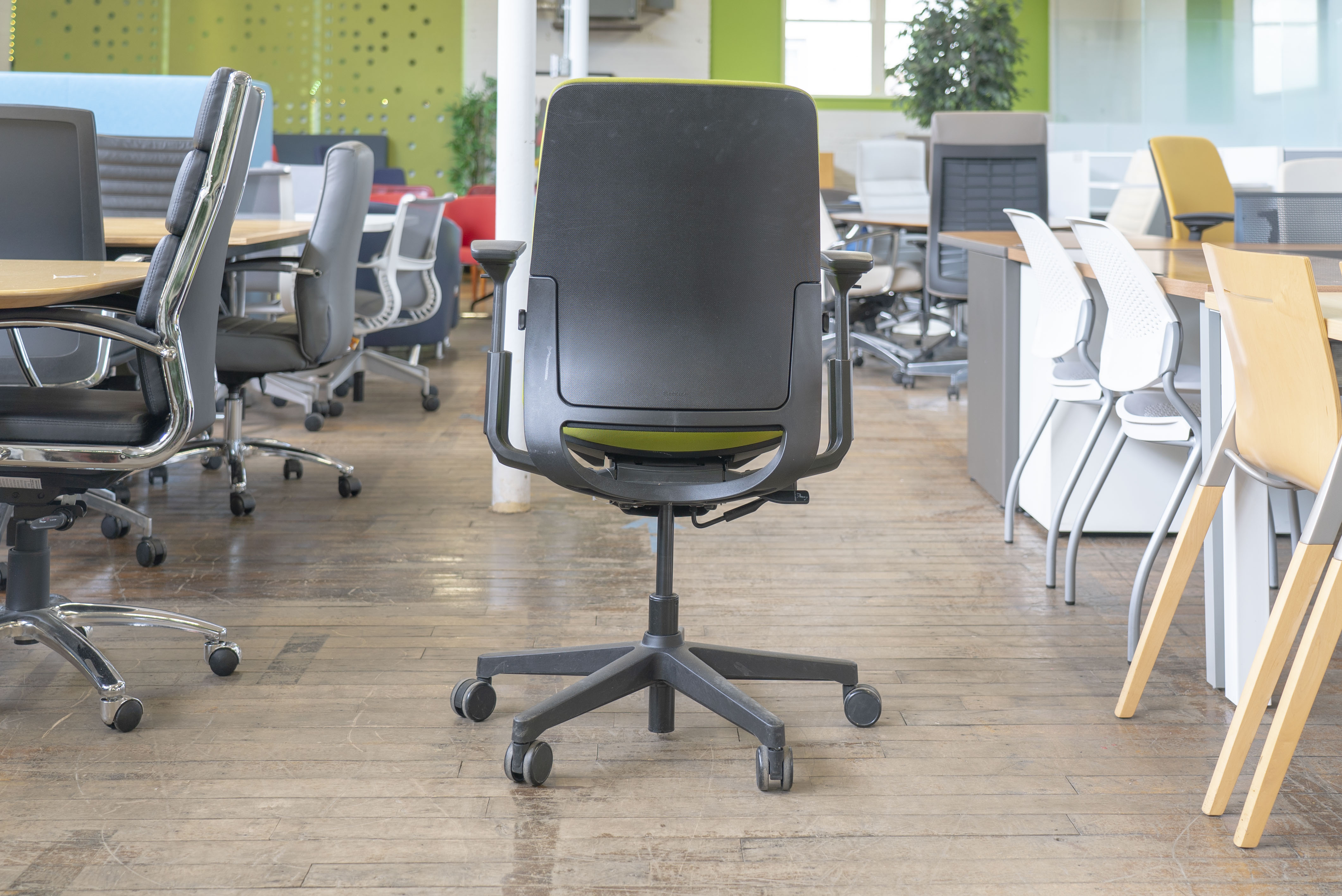 steelcase-amia-task-chairs