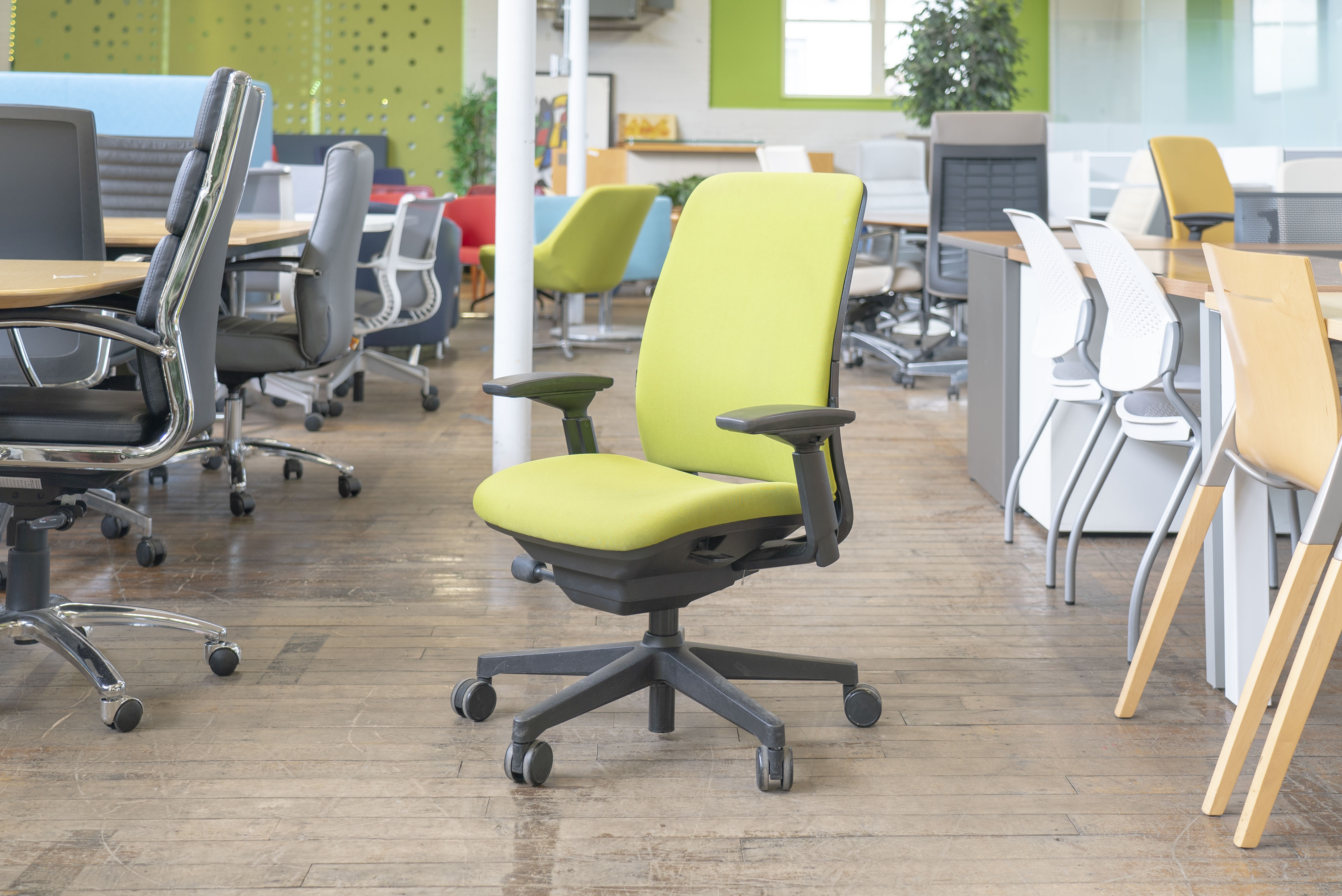 steelcase-amia-task-chairs
