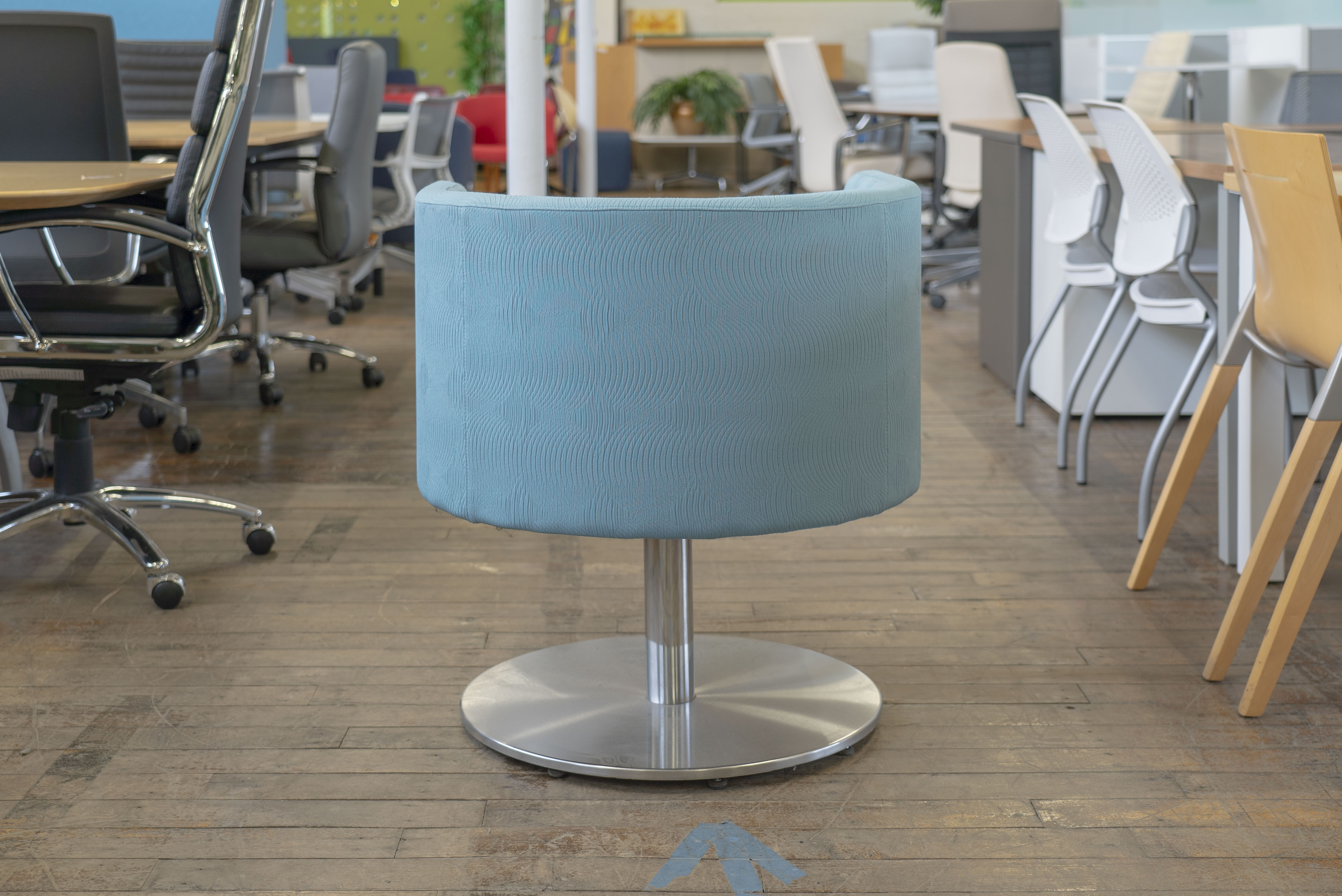 teknion-vignette-swivel-chairs