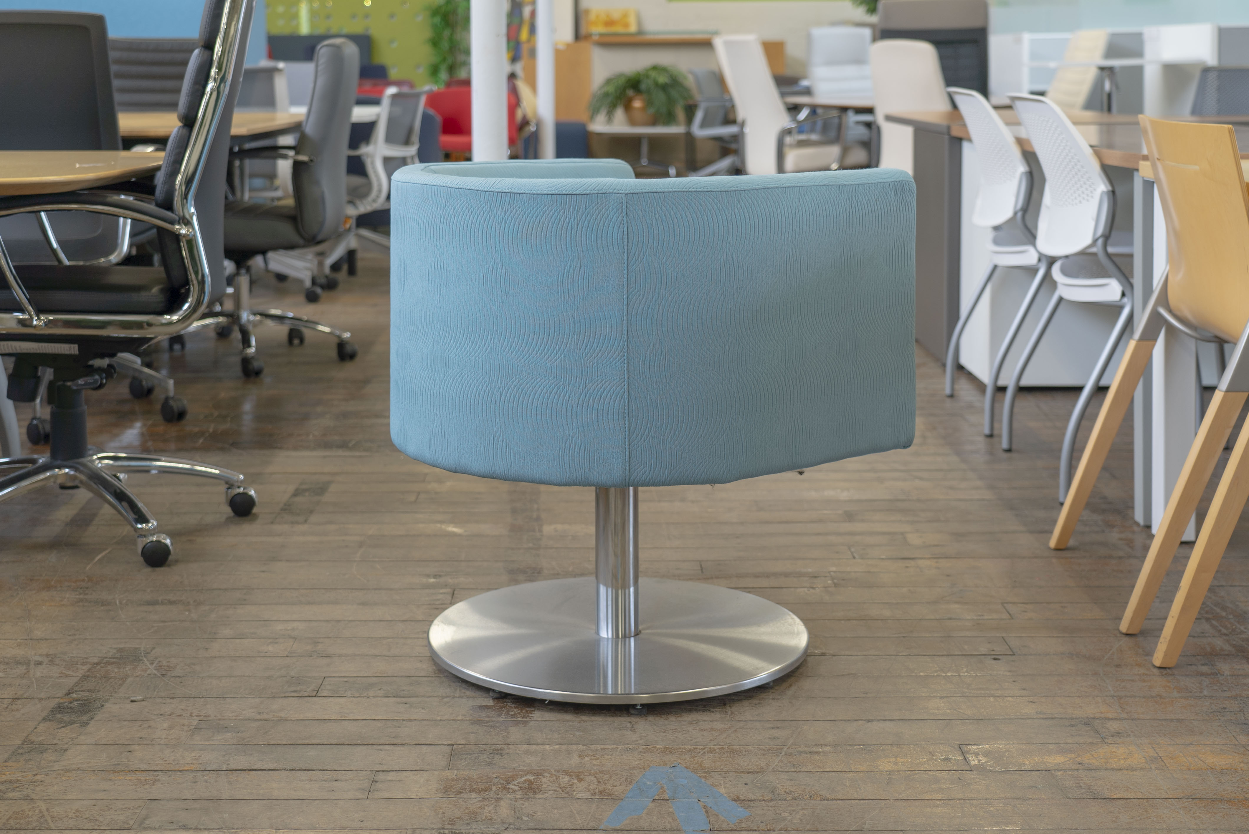 teknion-vignette-swivel-chairs