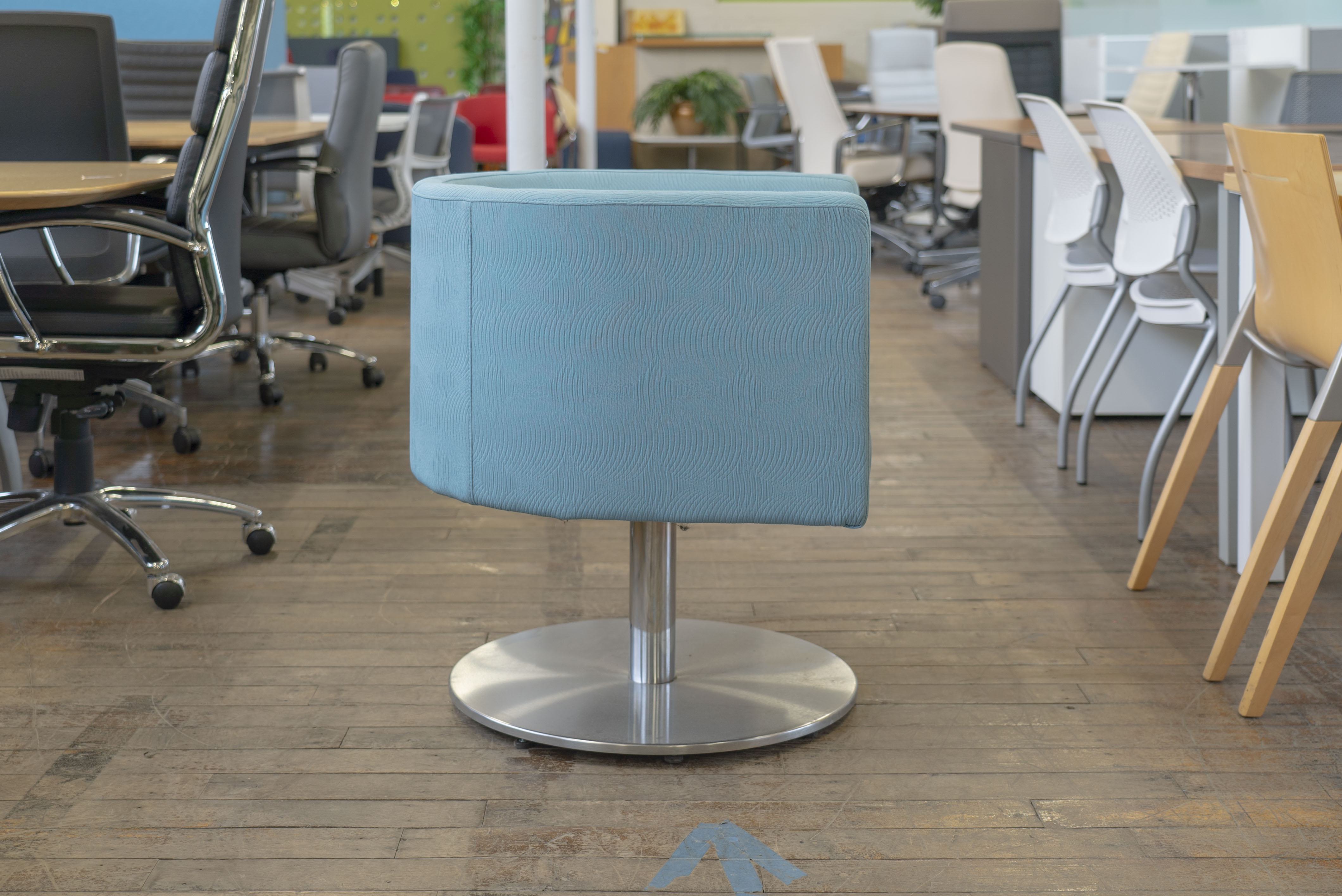 teknion-vignette-swivel-chairs