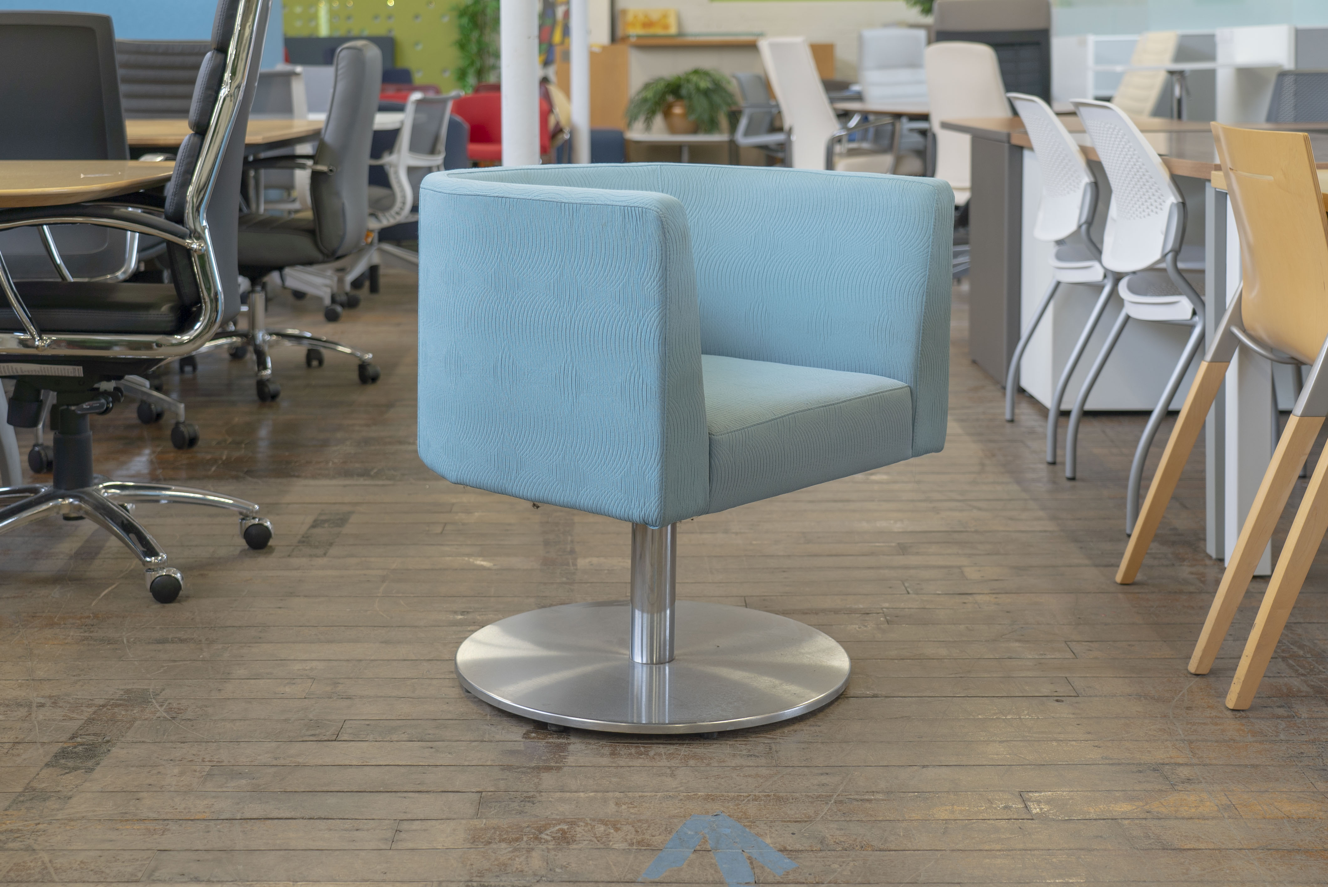 teknion-vignette-swivel-chairs