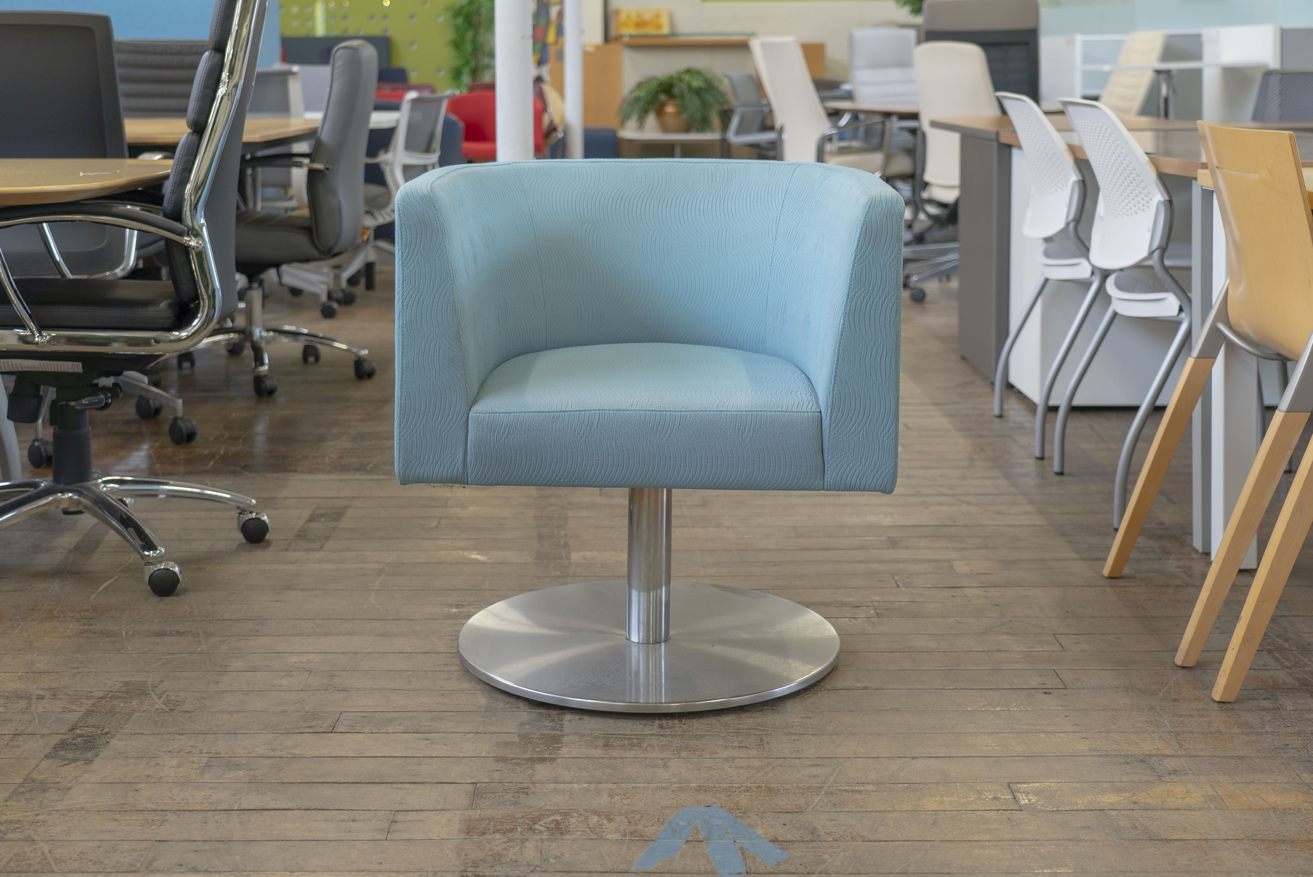 teknion-vignette-swivel-chairs