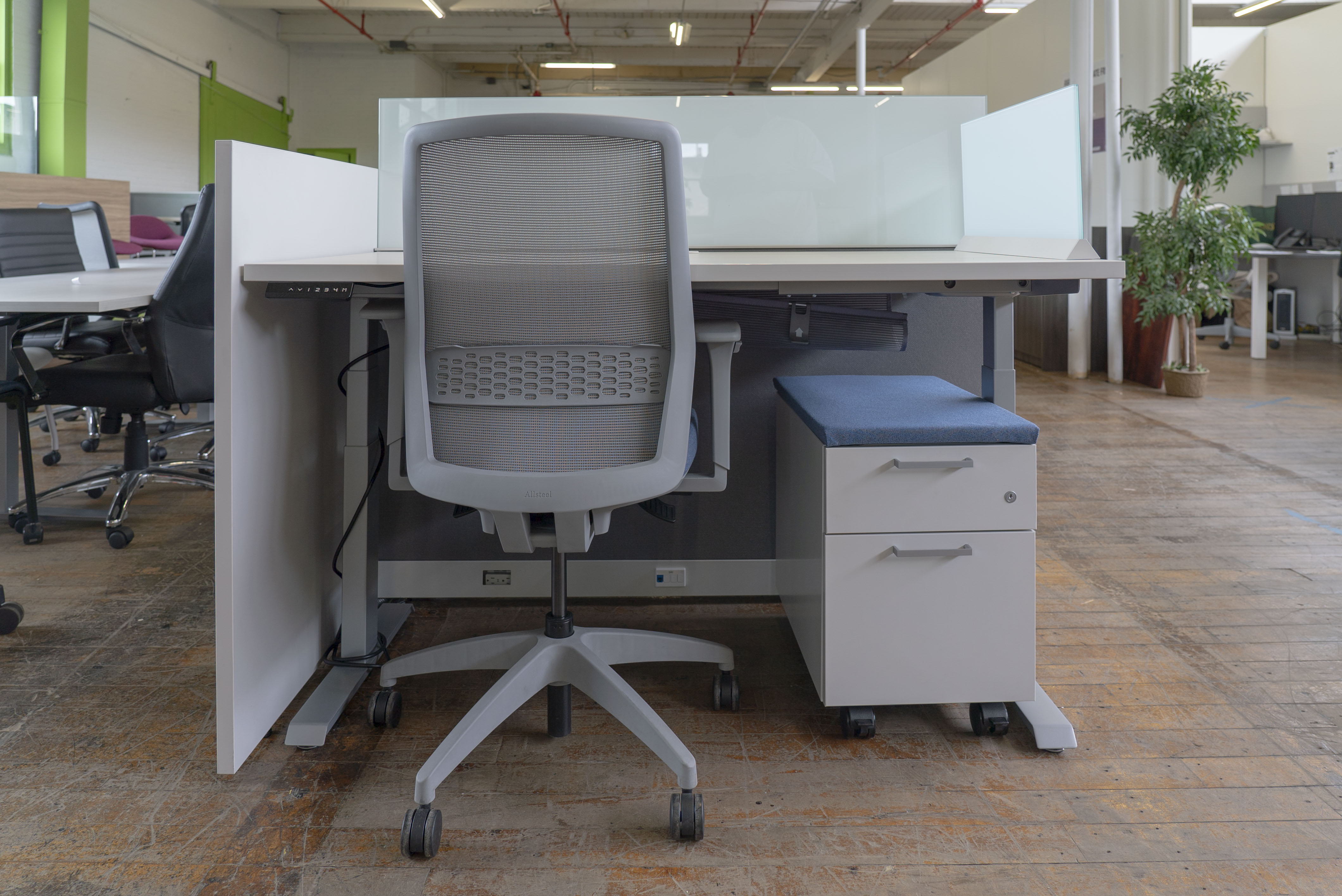 allsteel-mural-benching-6-workstation-pods