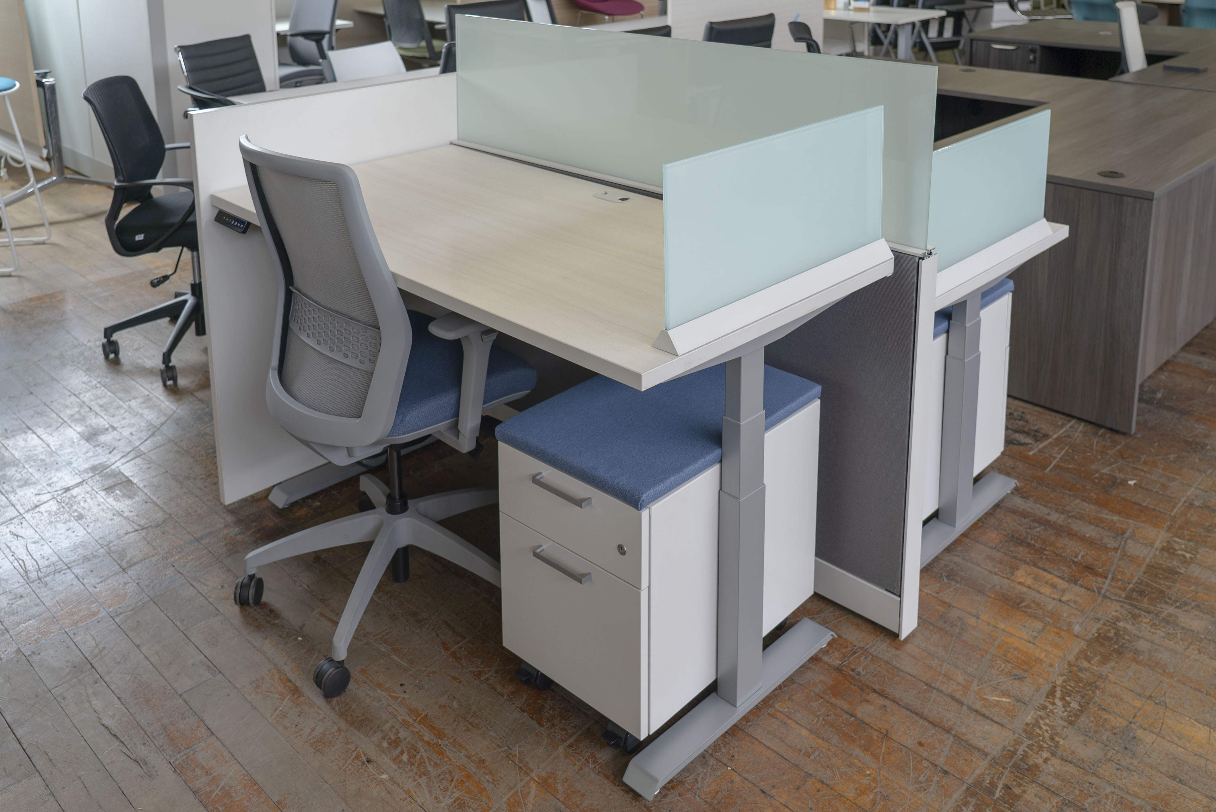 allsteel-mural-benching-6-workstation-pods